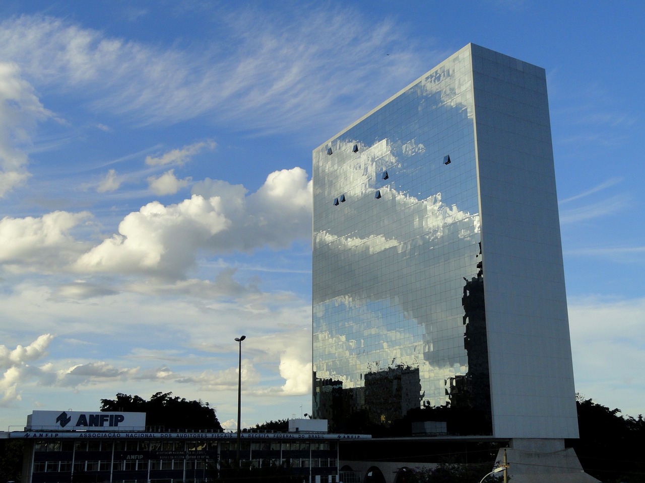 Auditoriai Fiscais,  Dangoraižis,  Brazilija,  Pastatas,  Administracija,  Šiuolaikiška,  Architektūra,  Stiklas,  Atspindys,  Bokštas