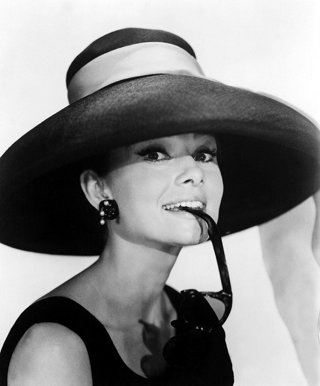 Audrey Hepburn, Aktorė, Filmas, Moteris, Asmuo, Portretas, Reklama, Nuotrauka, Juoda Ir Balta, Vienspalvis