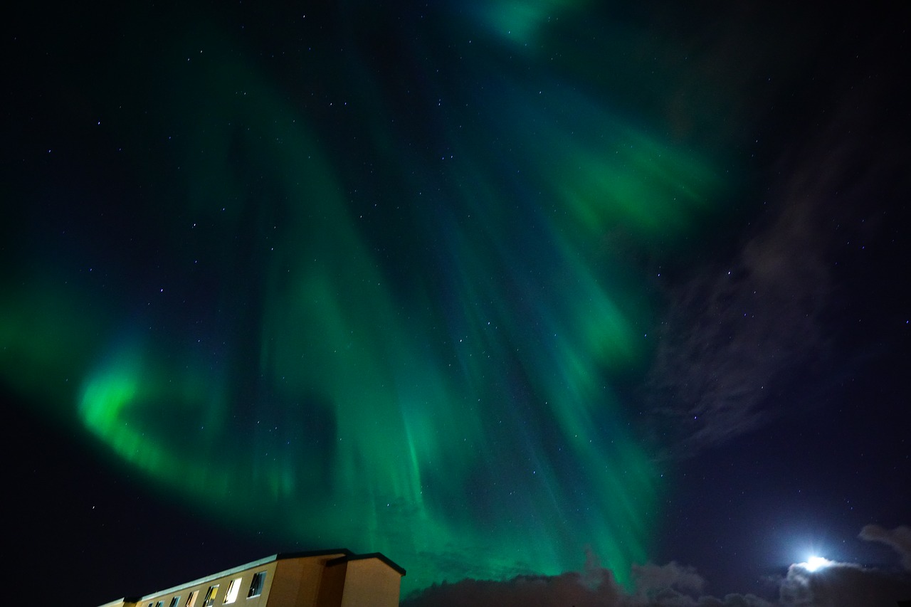 Aurora,  Šiaurės Pašvaistė,  Šviesos Reiškinys,  Šviesa,  Žalias,  Mėlynas,  Melsva,  Saulės Vėjas,  Žvaigždėtas Dangus,  Aurora Borealis