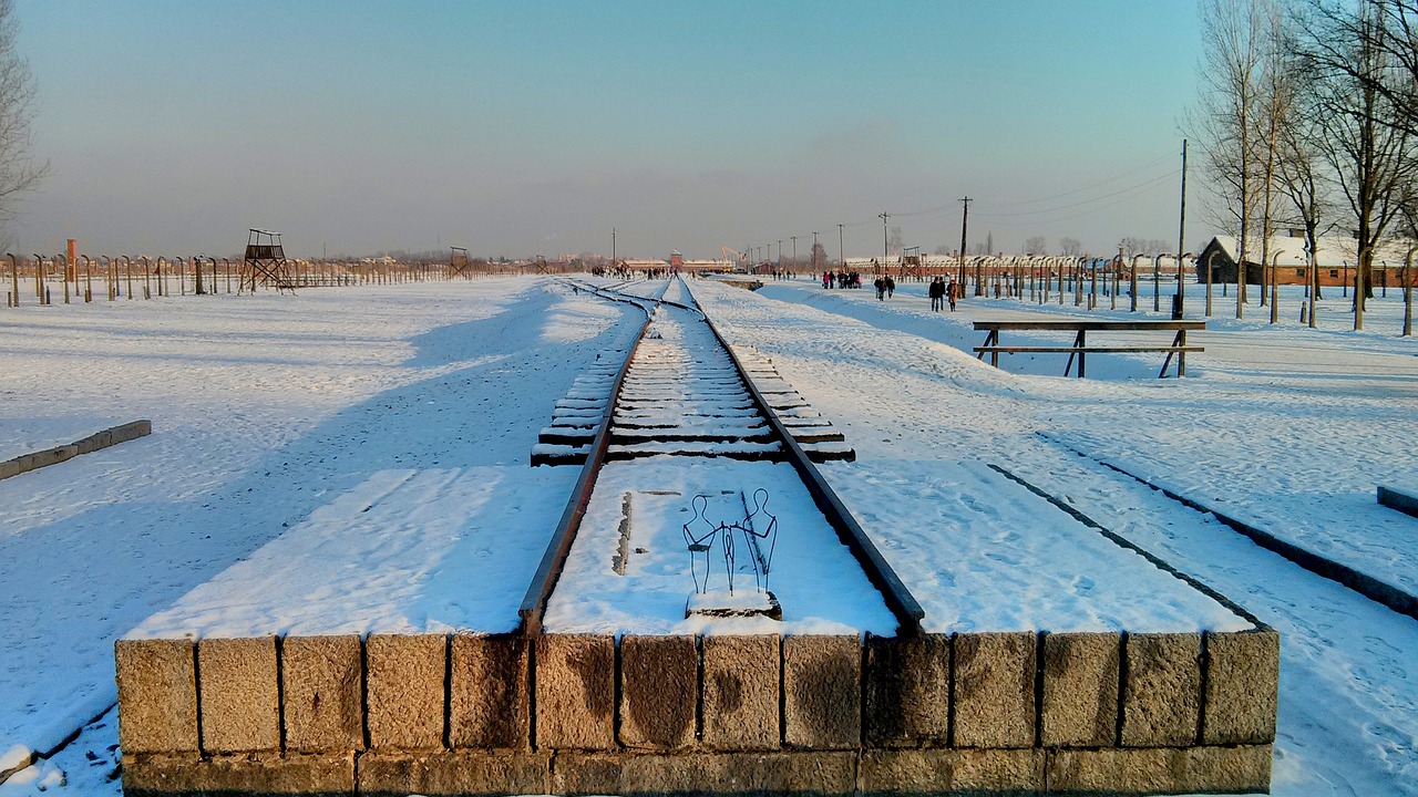 Auschwitz, Lenkija, Aklavietė, Naikinimo Stovykla, Sniegas, Šaltas, Traukinys, Balta, Nemokamos Nuotraukos,  Nemokama Licenzija