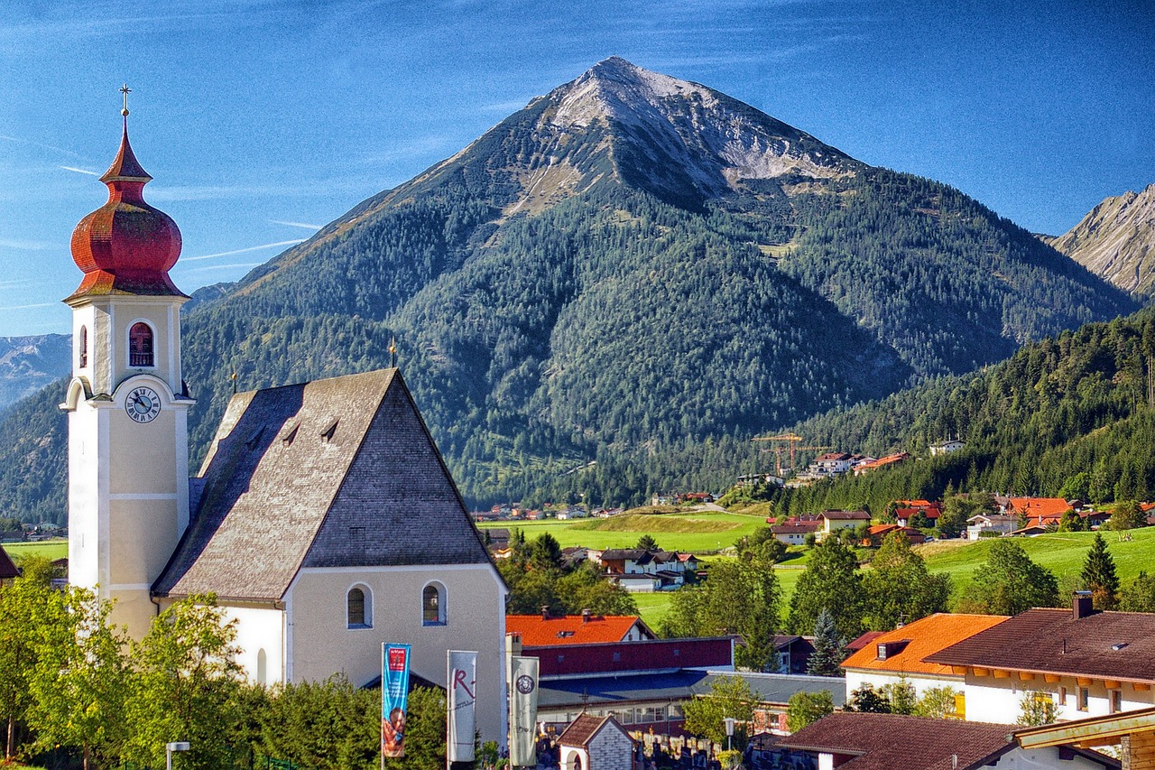 Austria, Kaimas, Miestas, Pastatai, Kalnai, Miškas, Medžiai, Miškai, Bažnyčia, Architektūra