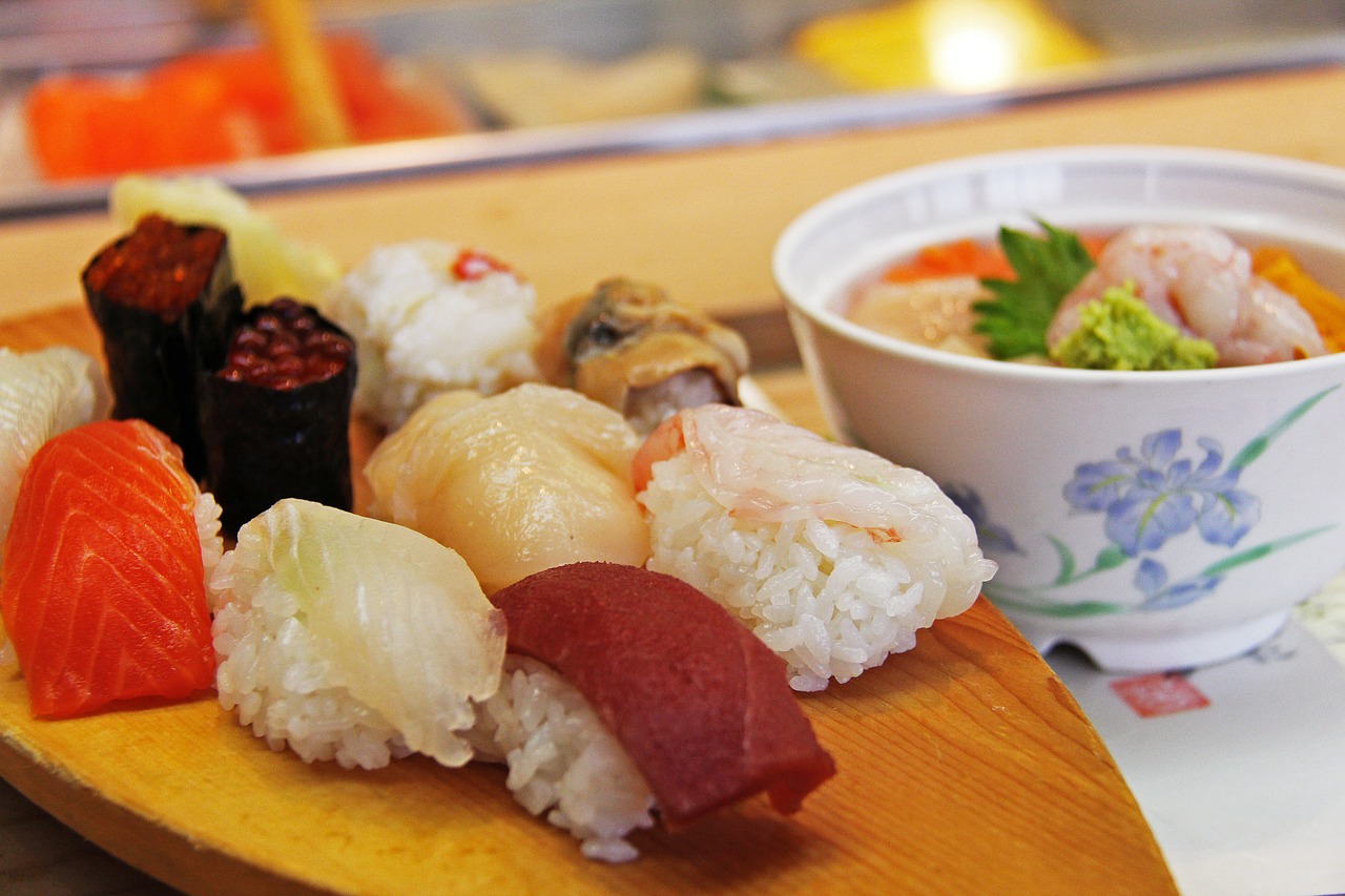 Autentiškas, Sushi, Sashimi, Krevetės, Krevetės, Roe, Žaliavinis, Ryžiai, Žuvis, Wasabi