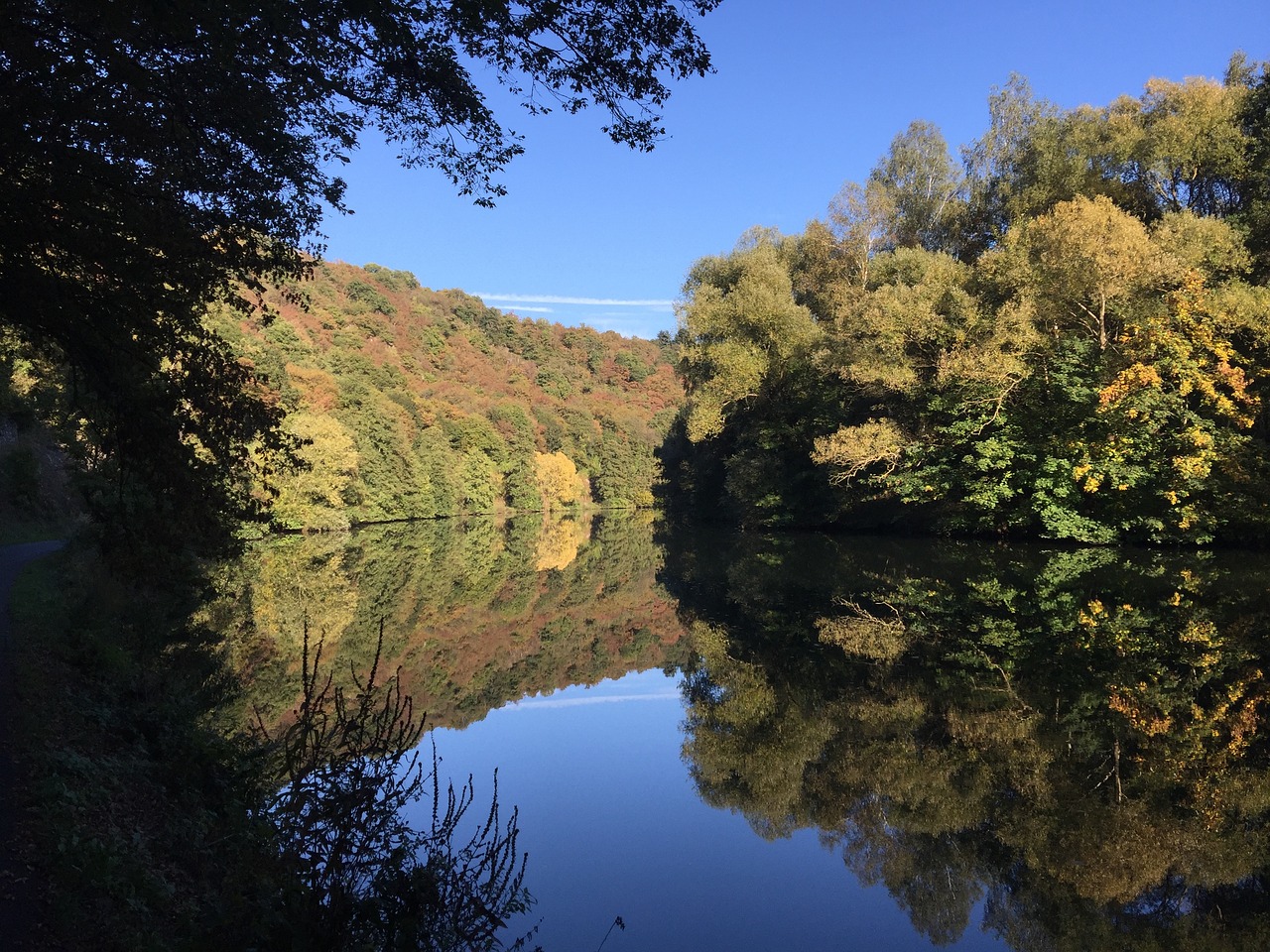 Ruduo, Kraštovaizdis, Upė, Vanduo, Panorama, Gamta, Medžiai, Dangus, Spalvinga, Nemokamos Nuotraukos