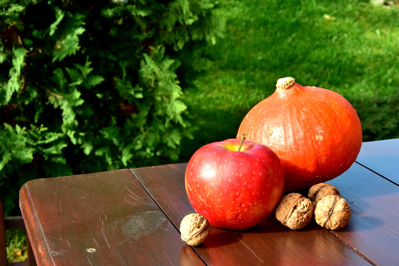 Ruduo, Moliūgas, Graikiniai Riešutai, Moliūgai, Obuolys, Halloween, Ornamentas, Dekoratyviniai Moliūgai, Nemokamos Nuotraukos,  Nemokama Licenzija