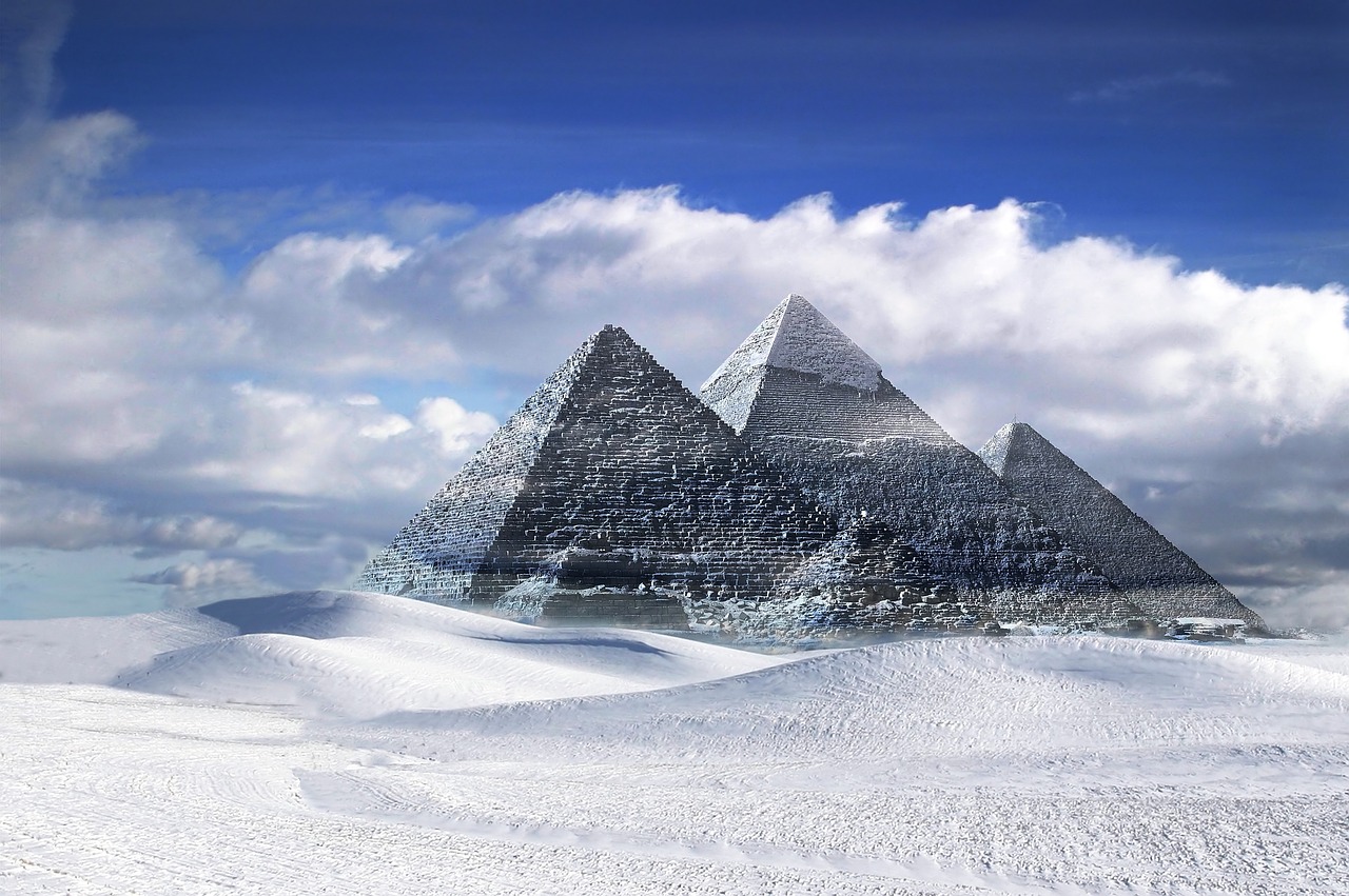 Piramidės, Gizeh, Egiptas, Sniegas, Kraštovaizdis, Kūrybingas, Debesuota Dangaus, Fantazija, Klimatas, Debesys
