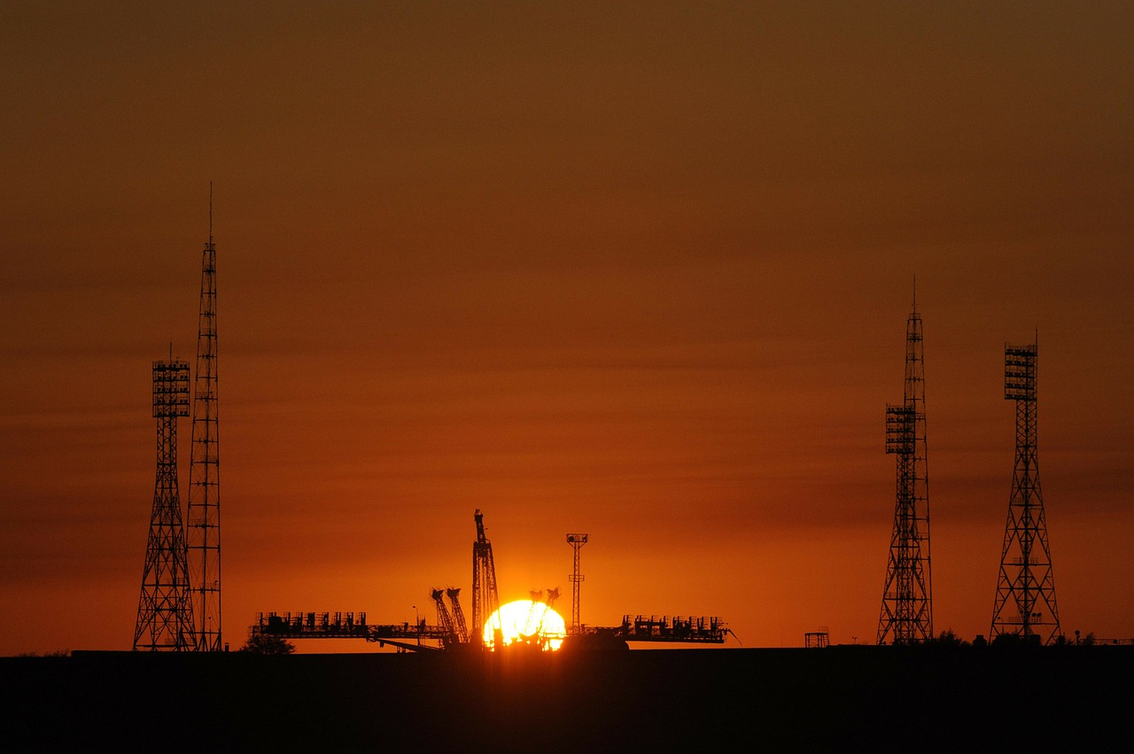 Baikonur, Rusija, Kosmodromas, Soyuz, Paleidimo Aikštelė, Saulėlydis, Įranga, Saulė, Gražus, Dangus