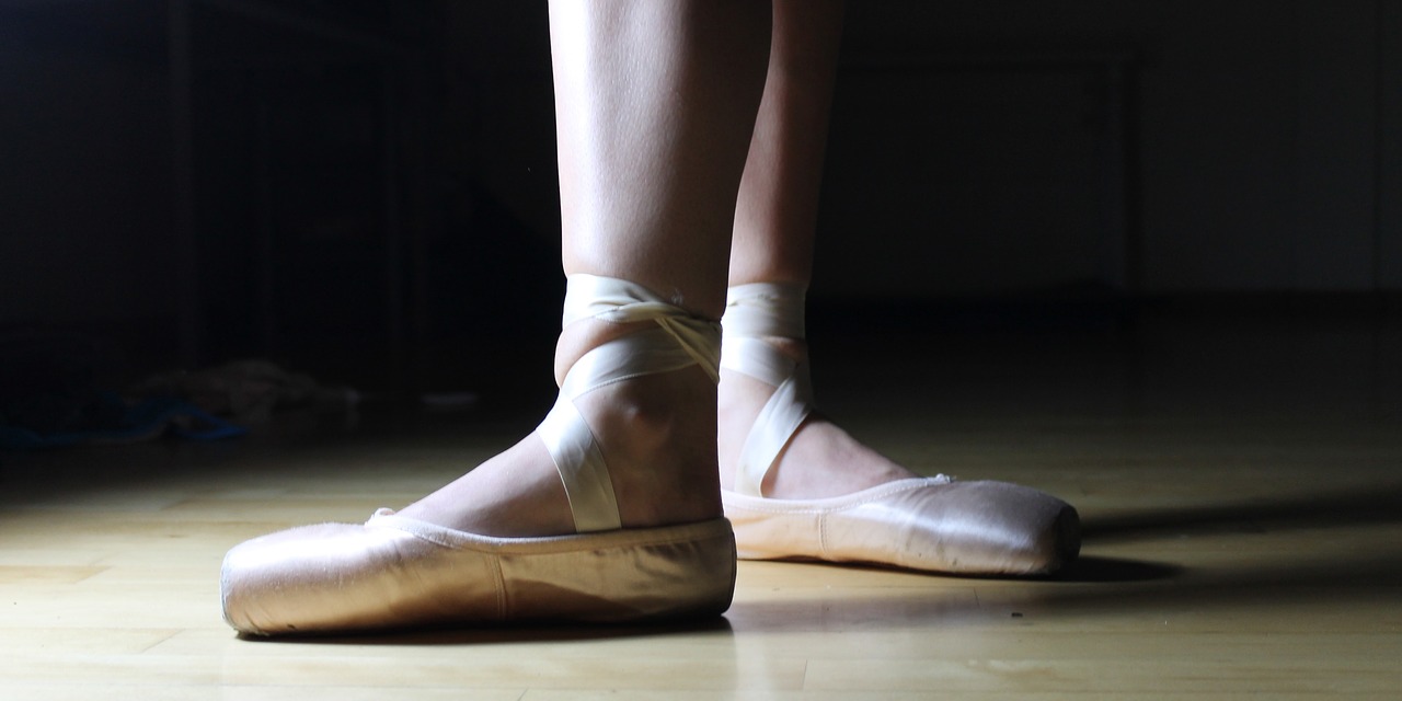 Baletas, Baleto Batai, Balerina, Šokis, Spektaklis, Pėdos, Malonė, Praktika, Šokiai, Klasikinis