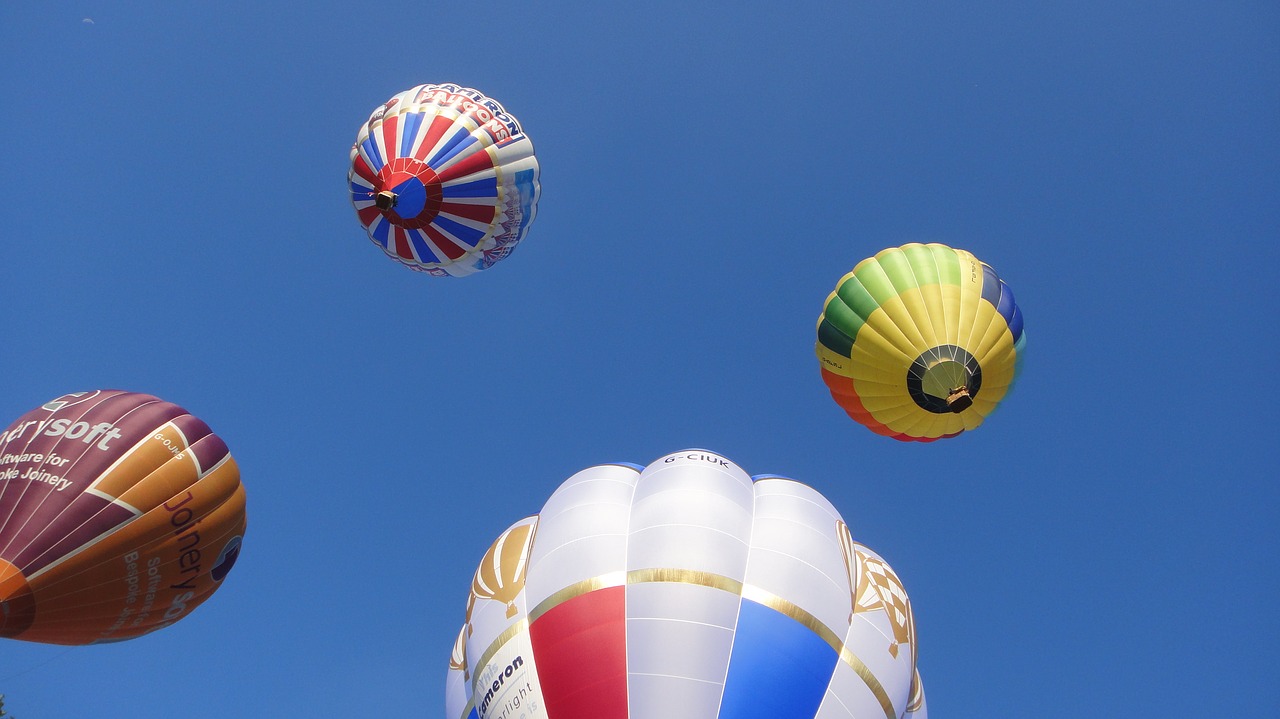 Balionas,  Balloon Fiesta,  Oreivystės,  Karšto Oro Balionas,  Dangus,  Bristol,  Mėlyna,  Balionai,  Skrydis,  Skraidantis