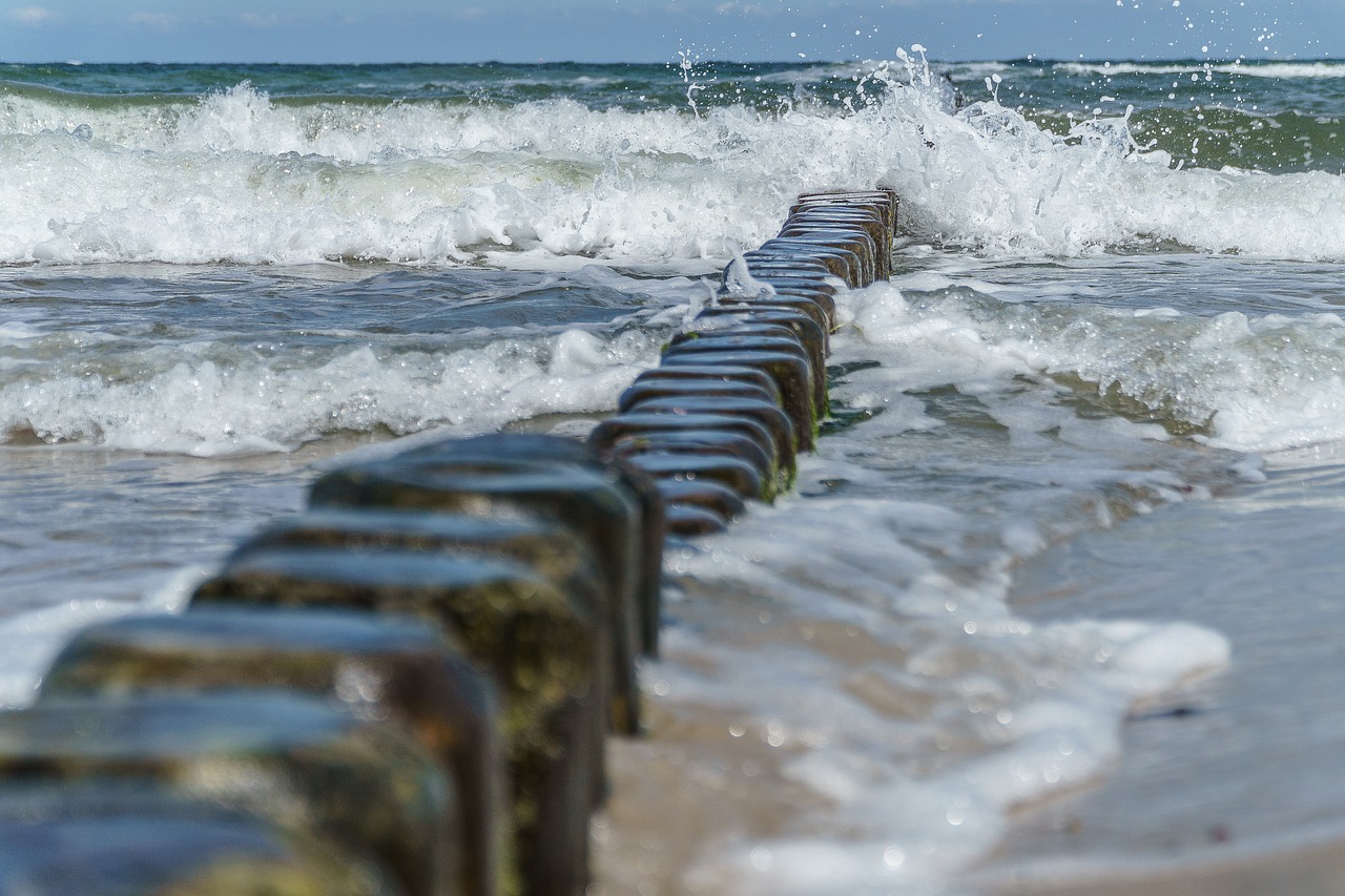 Baltijos Jūra, Groynes, Banga, Jūra, Vanduo, Papludimys, Laukinis Banglentininkas, Vasara, Kranto, Bangos Pažeidimas