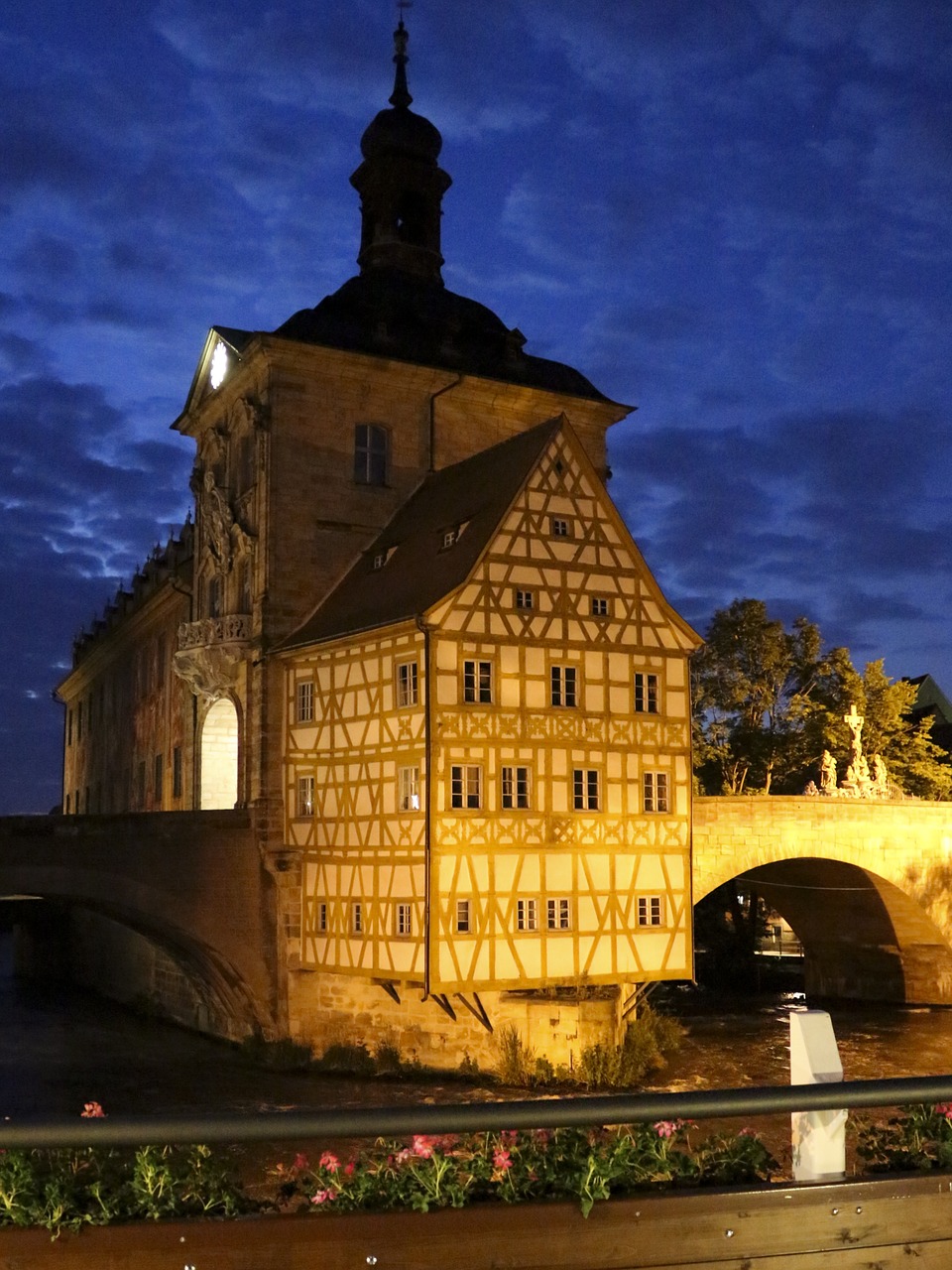 Bamberg, Miesto Rotušė, Fachwerkhaus, Arka, Salos Miesto Salė, Architektūra, Bavarija, Tiltas, Istoriškai, Pasaulinis Paveldas