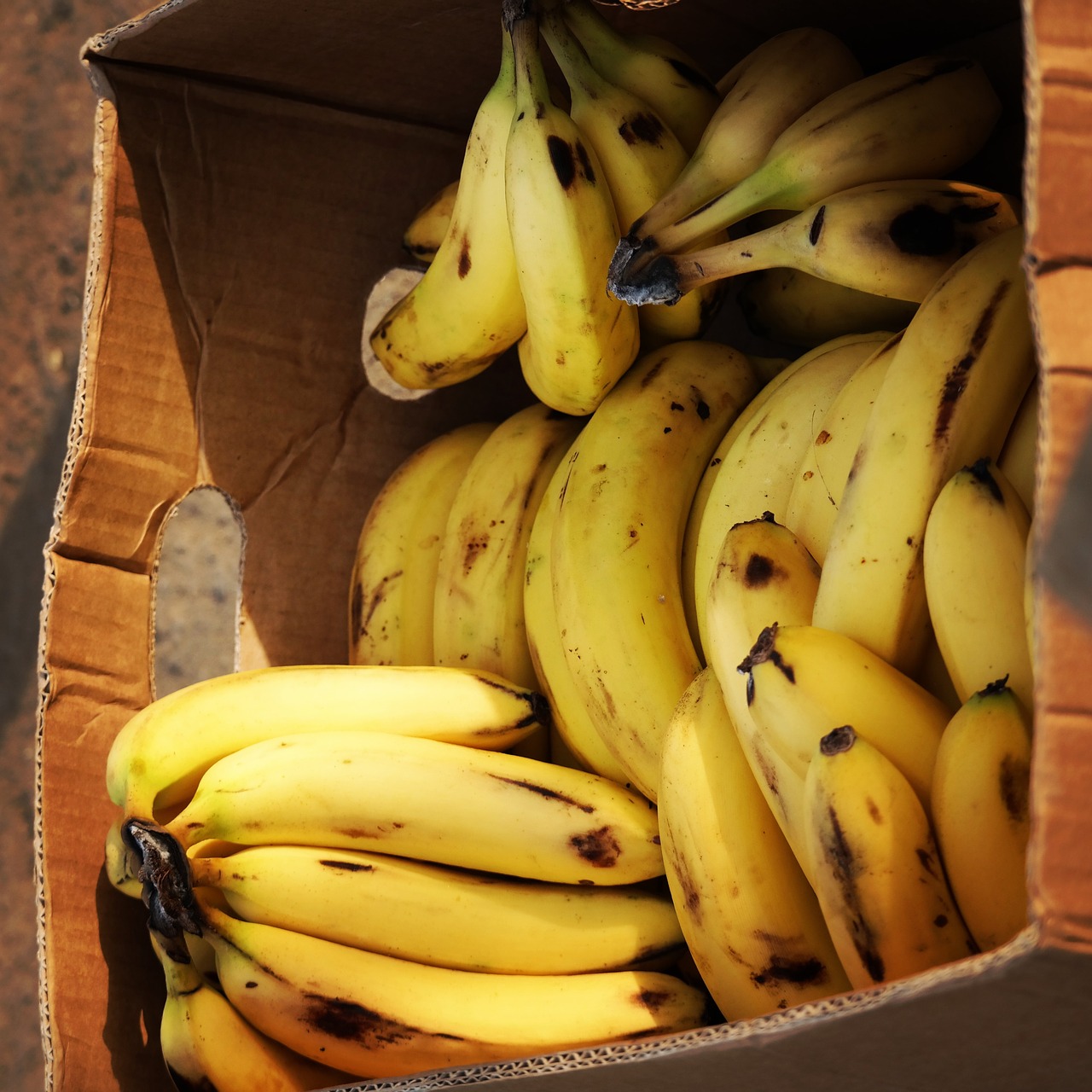 Bananas, Geltona, Vaisiai, Maistas, Sveikas, Ekologiškas, Šviežias, Atogrąžų, Mityba, Prinokę