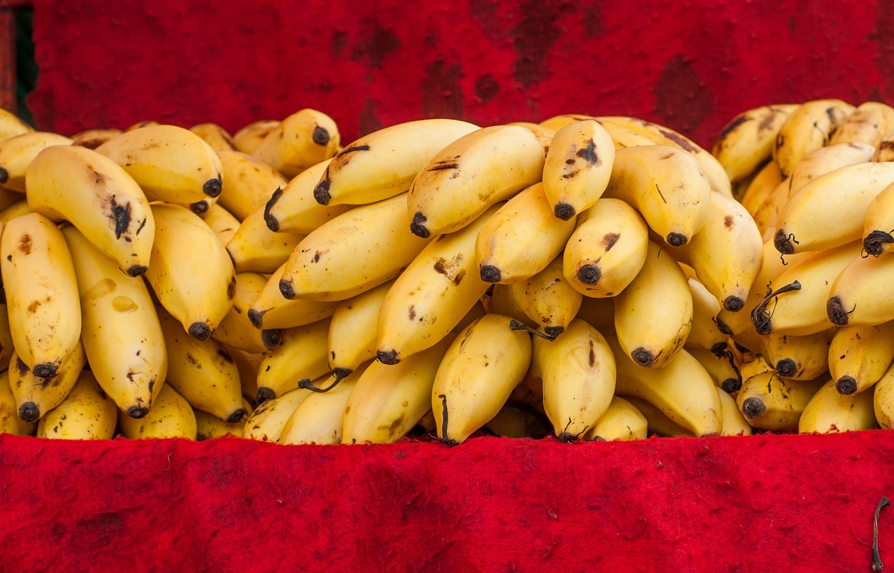Bananai, Pardavimas, Vaisiai, Turgus, Šviežias, Ekologiškas, Sveikas, Bakalėja, Prekybos Centras, Pagaminti
