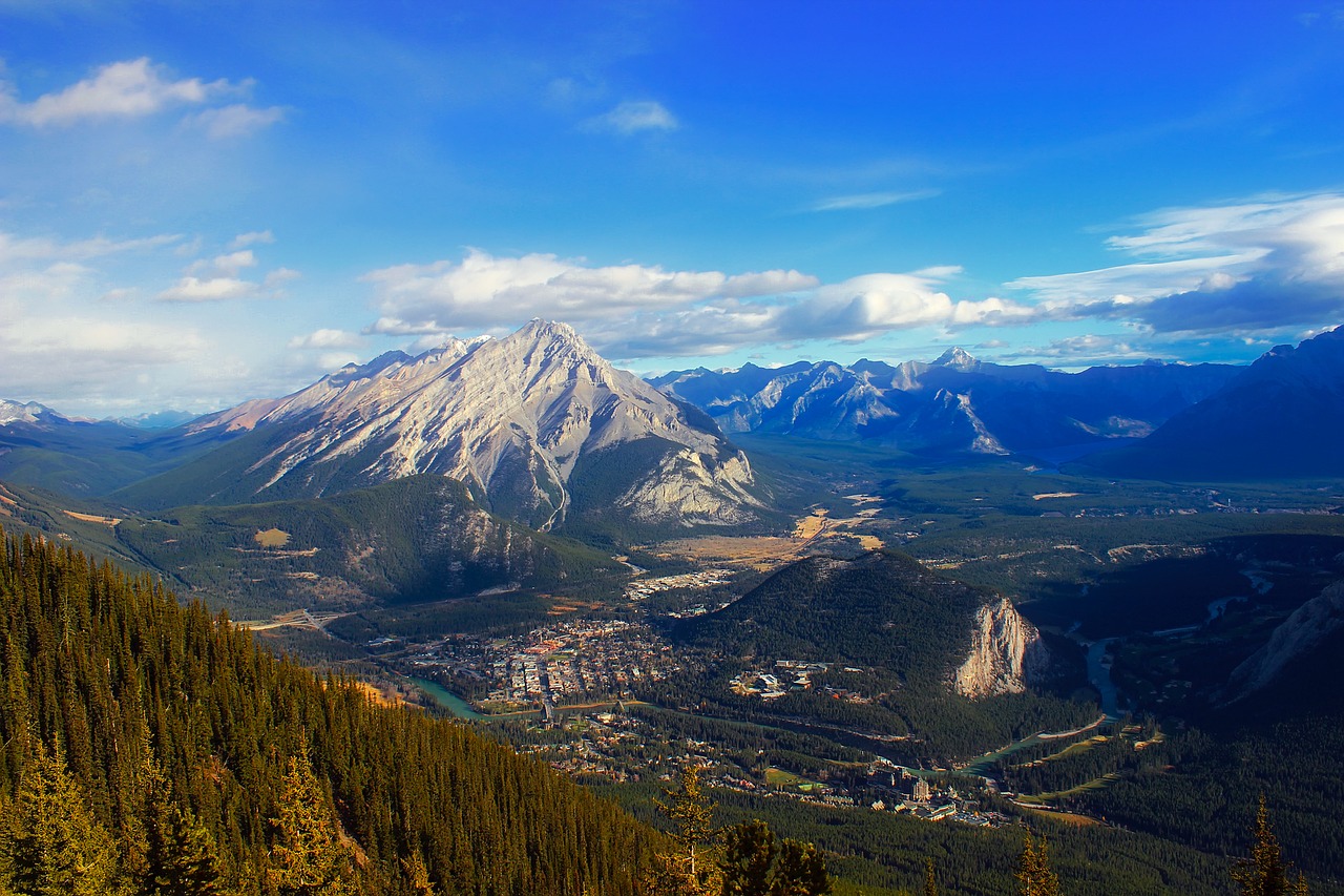 Banff, Kanada, Alberta, Kalnai, Dangus, Debesys, Miškas, Medžiai, Miškai, Kraštovaizdis