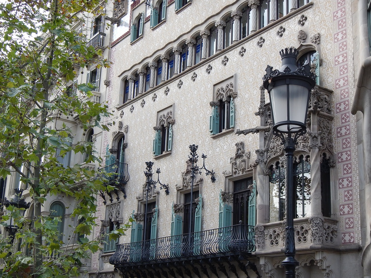 Batllo Namas, Vitražas, Barcelona, Antoni Gaudi, Architektūra, Gražus Pastatas, Kelionė, Katalonija, Ispanija, Kaulo Namas