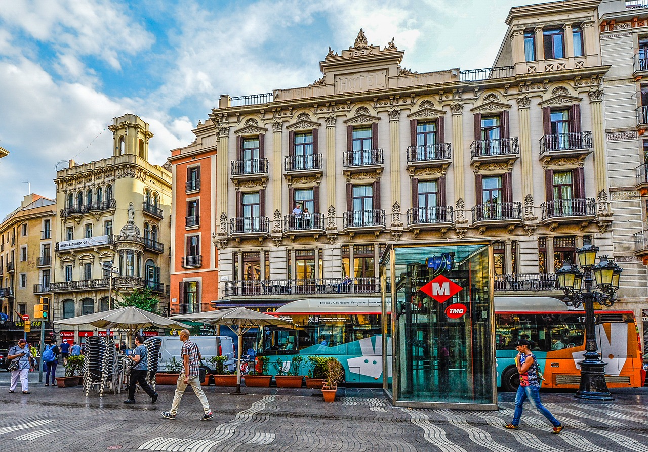 Barcelona, Autobusas, Ispanija, Gatvė, Miestas, Miesto, Miestas, Europietis, Transportas, Pėsčiųjų