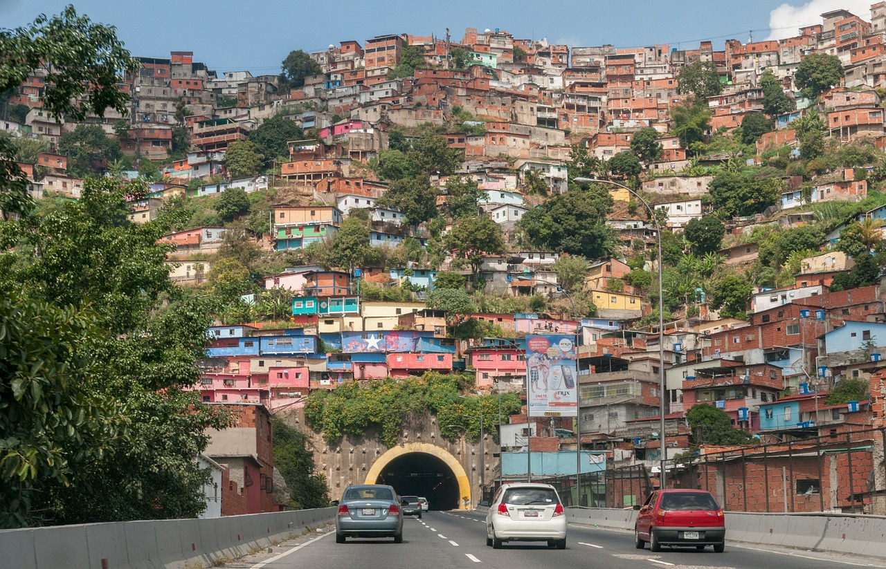 Barrio, Namas, Kaimynystėje, Pastatai, Kalnas, Miestas, Miesto, Vaizdas, Tunelis, Karakasas