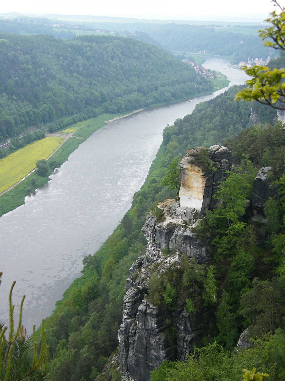 Bastei, Schramsteinas, Elbe Smiltainio Kalnai, Elbe, Upė, Gamtos Apsauga, Vokietija, Kirsti, Didelis Vanduo, Pirna