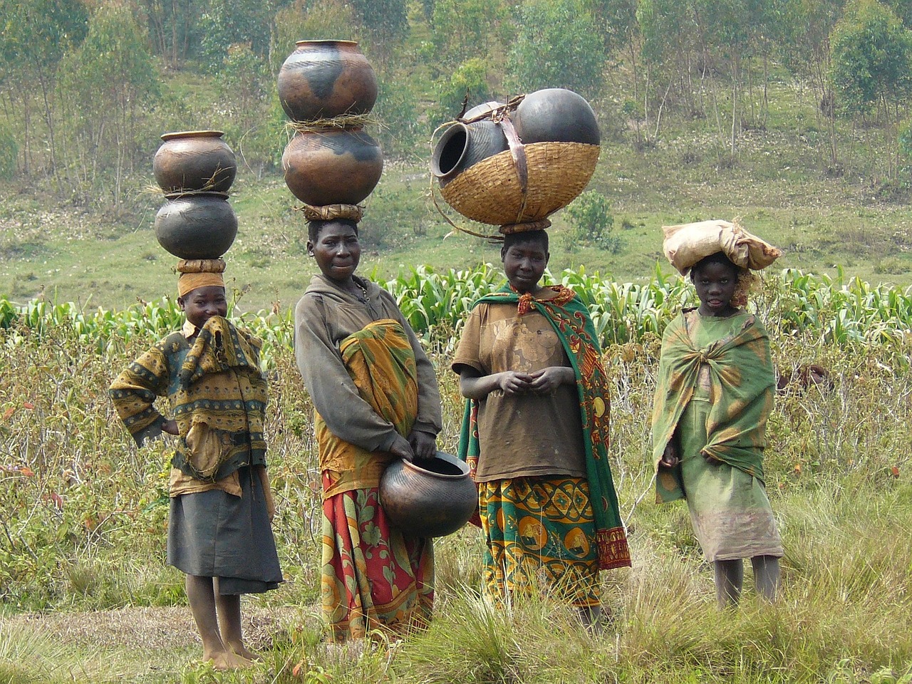 Batwa, Moterys, Tradicinis, Puodai, Kiganda, Muramvya, Afrika, Afrikos, Žiūrėti, Žiūri