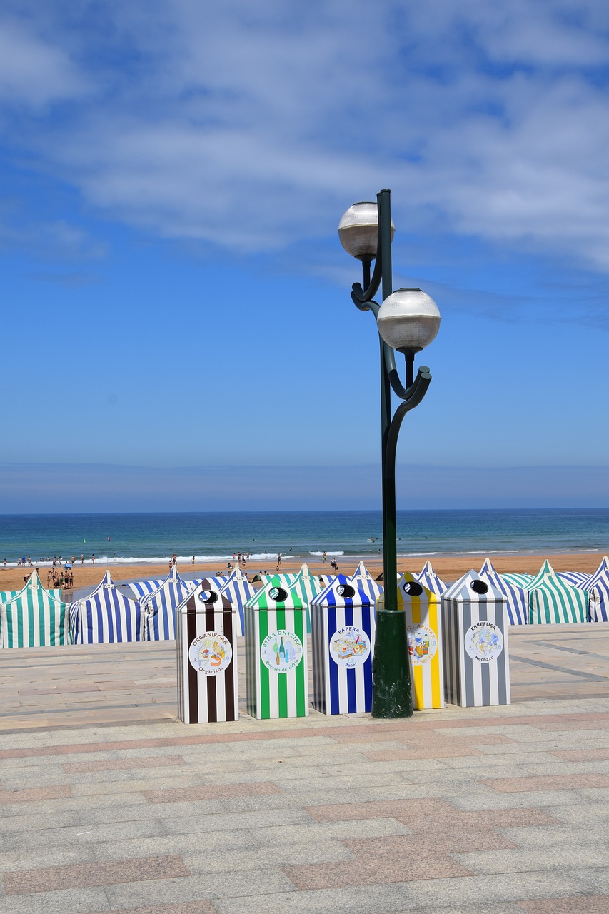 Papludimys, Klubai, Šiukšlių Dėžė, Jūra, Promenada, Ispanija, Žibintas, Nemokamos Nuotraukos,  Nemokama Licenzija