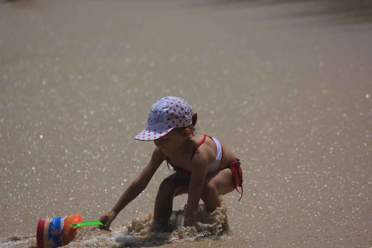 Paplūdimio Vaikai, Žaisti Vaikus, Maža Mergaitė, Nemokamos Nuotraukos,  Nemokama Licenzija