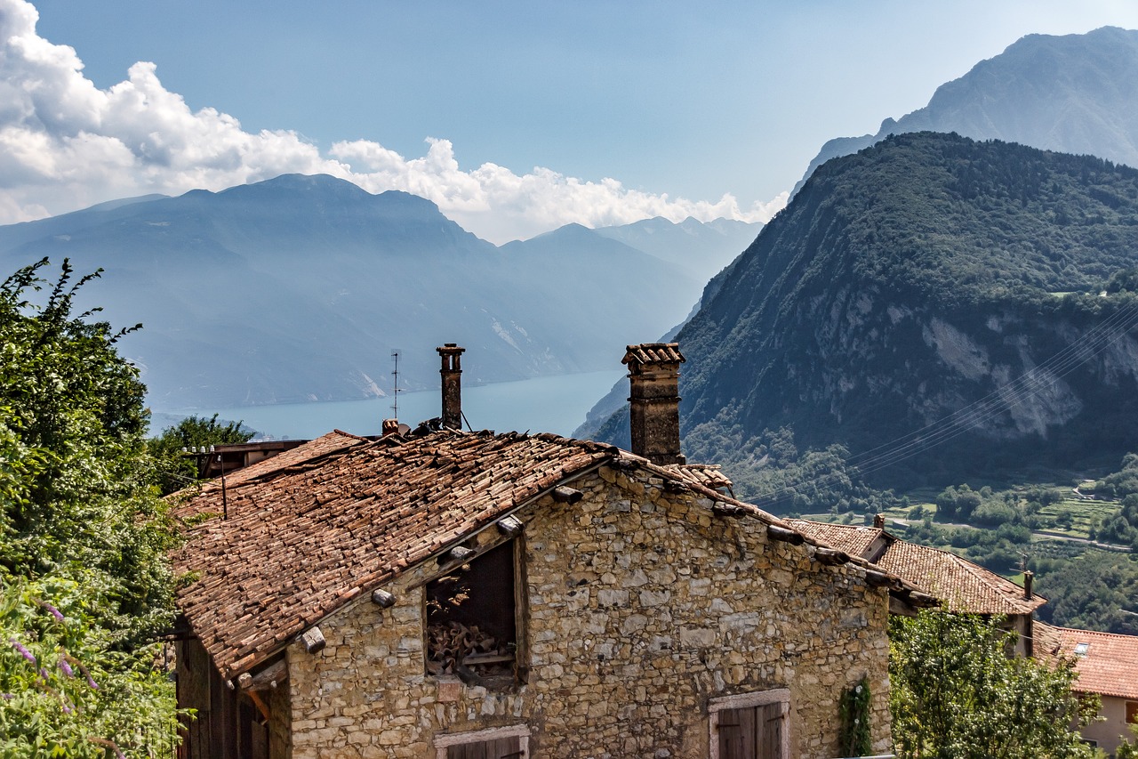 Bergdorf, Italy, Ežeras, Vaizdas, Garda, Senas, Namai, Stogas, Plyta, Kalnai