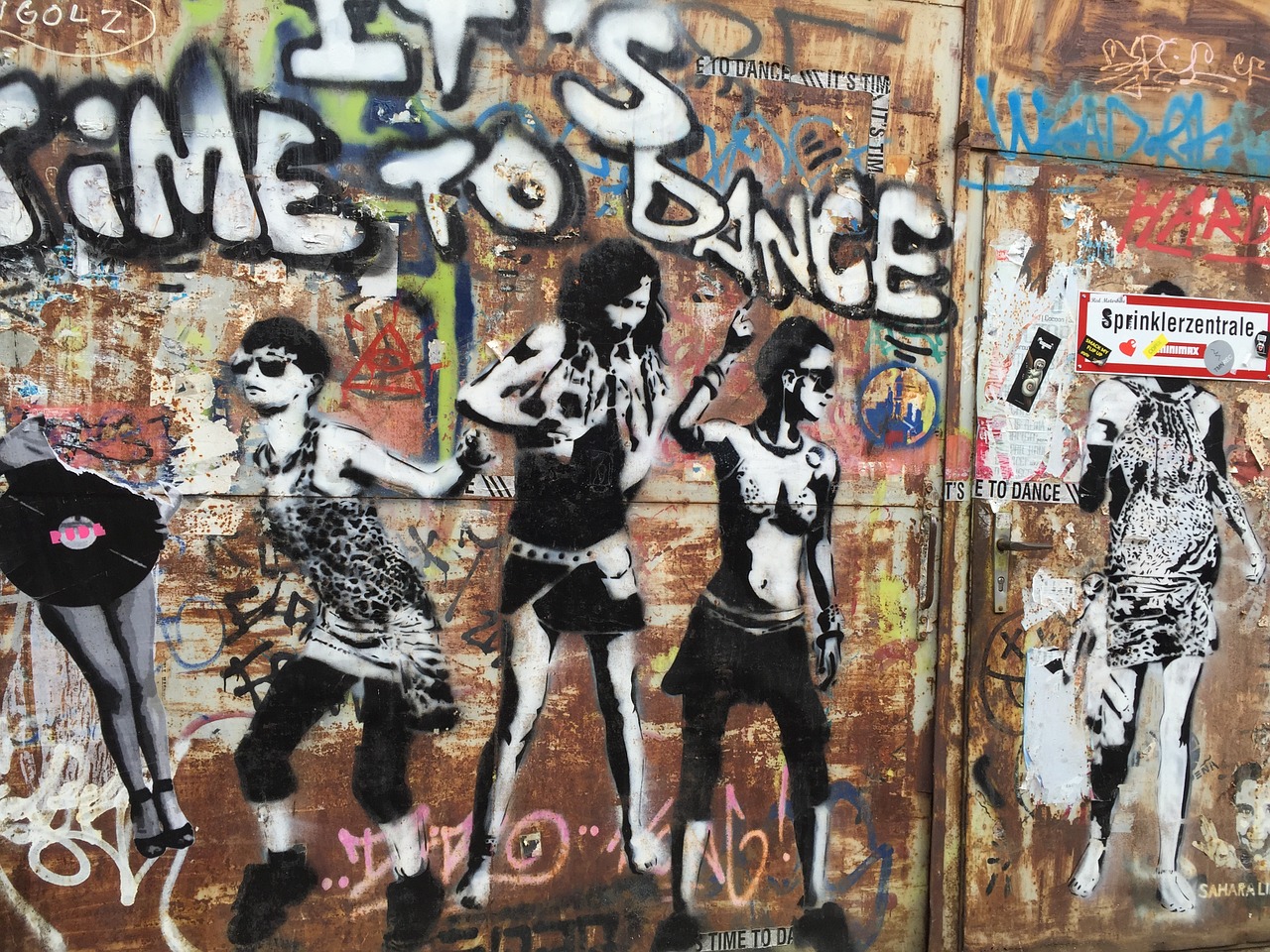 Berlynas, Spalvos, Gatvė, Alėja, Grafiti, Mergaitės, Šokis, Plyta, Nemokamos Nuotraukos,  Nemokama Licenzija