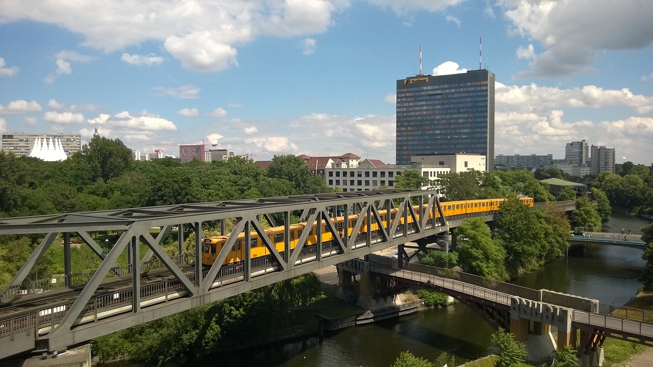 Berlynas, Metro, Bvg, Tiltas, Geltona, Virš Žemės, Kapitalas, Traukinys, Nemokamos Nuotraukos,  Nemokama Licenzija