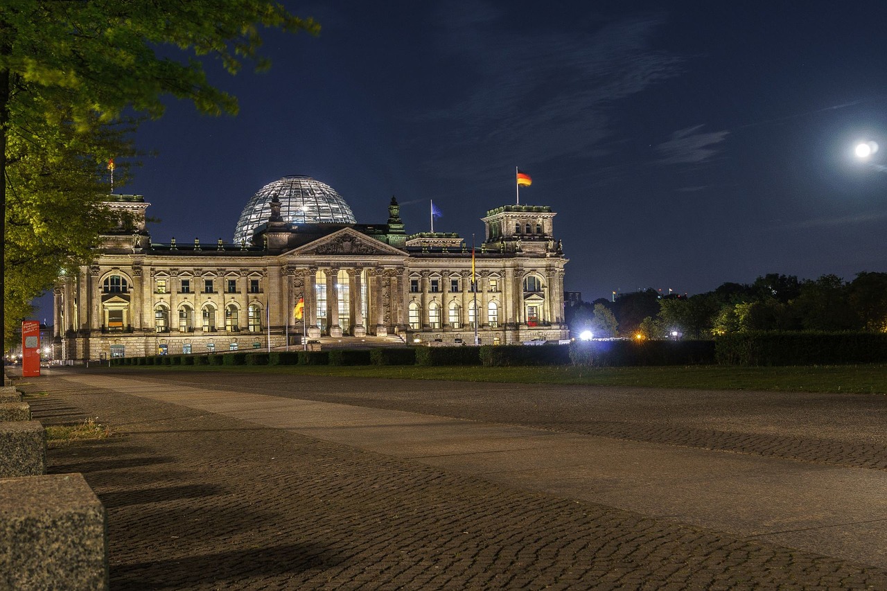 Berlynas, Reichstagas, Kapitalas, Naktis, Vyriausybės Rajonas, Mėnulis, Lankytinos Vietos, Bundestag, Šviesa, Vyriausybė