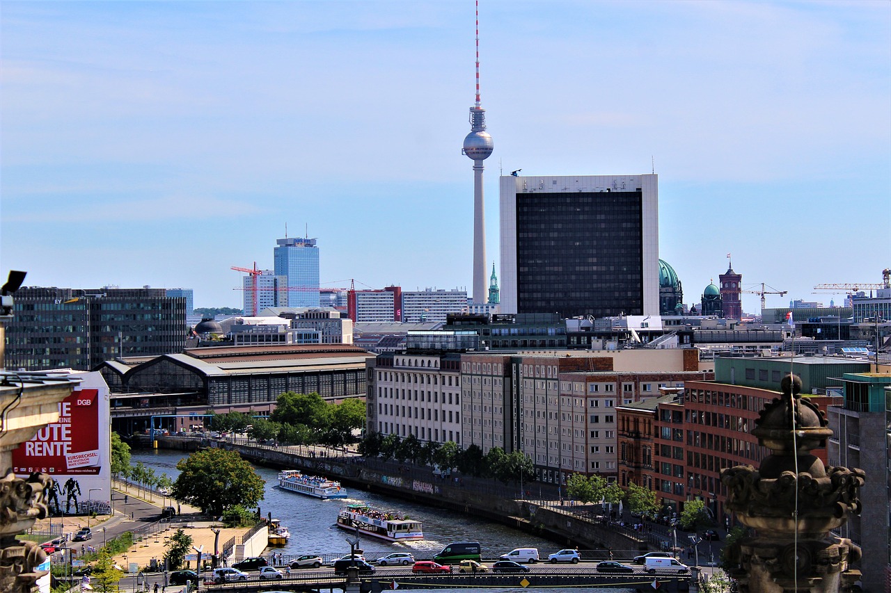 Berlynas, Berlynas Iš Viršaus, Aukštas, Debesys, Dangus, Perspektyva, Pastatas, Reichstagas, Vokietija, Tv Bokštas