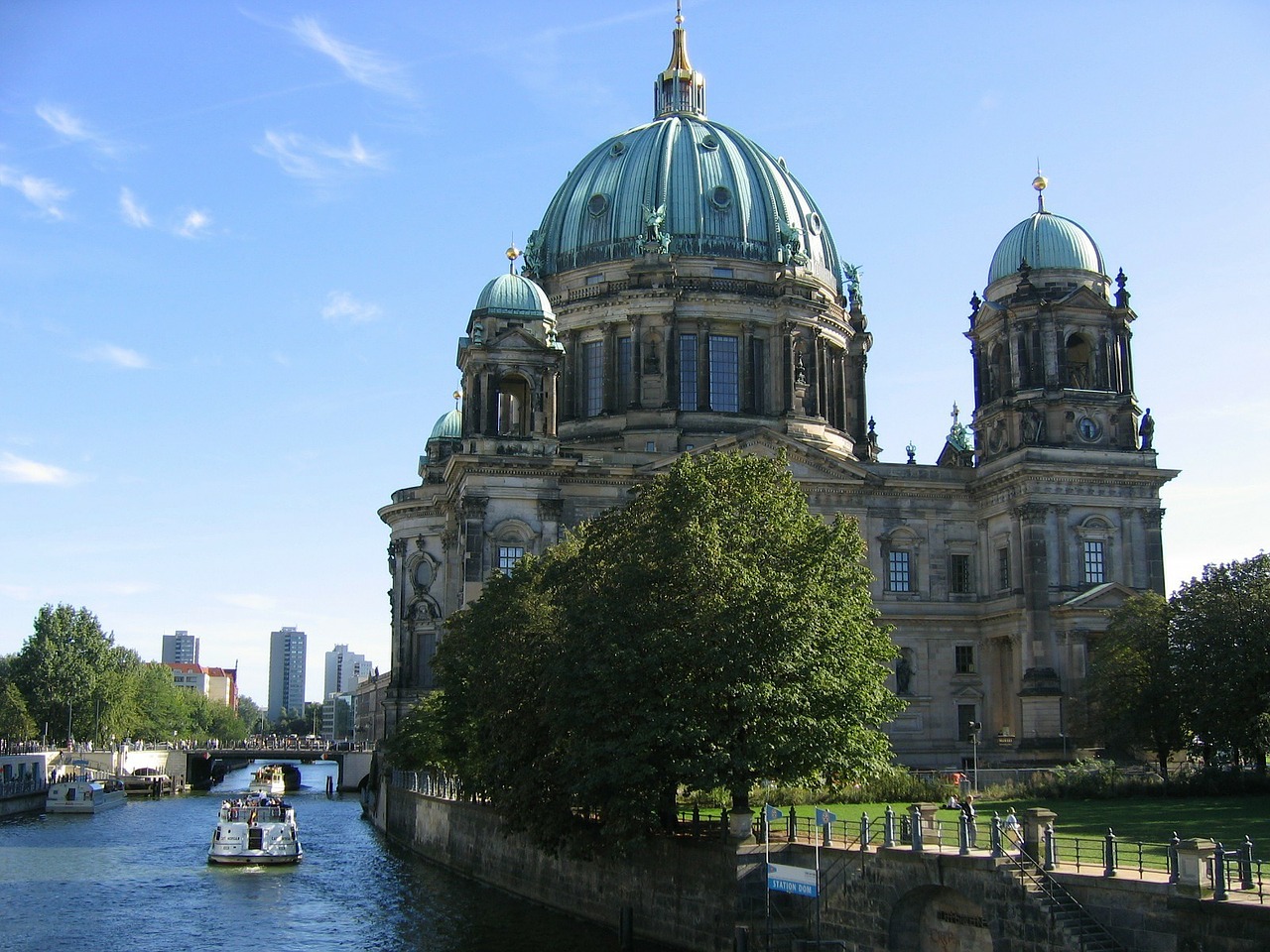 Berlynas, Vokietija, Pastatai, Katedra, Dangus, Debesys, Miestas, Miestai, Medžiai, Miesto