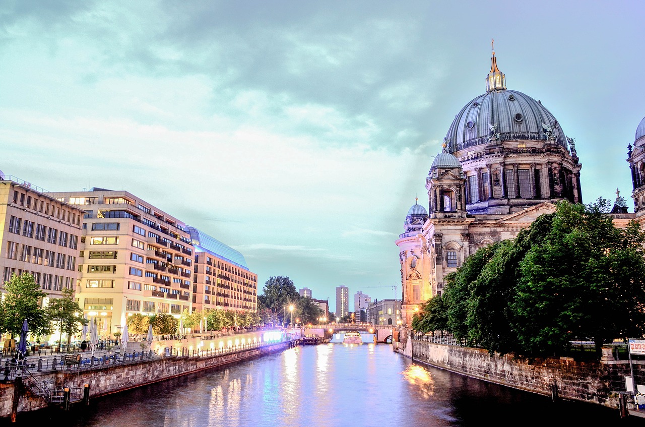 Berlyno Katedra, Berlynas, Miestas, Šurprizas, Šviesa, Vakaras, Kapitalas, Architektūra, Pastatas, Dom