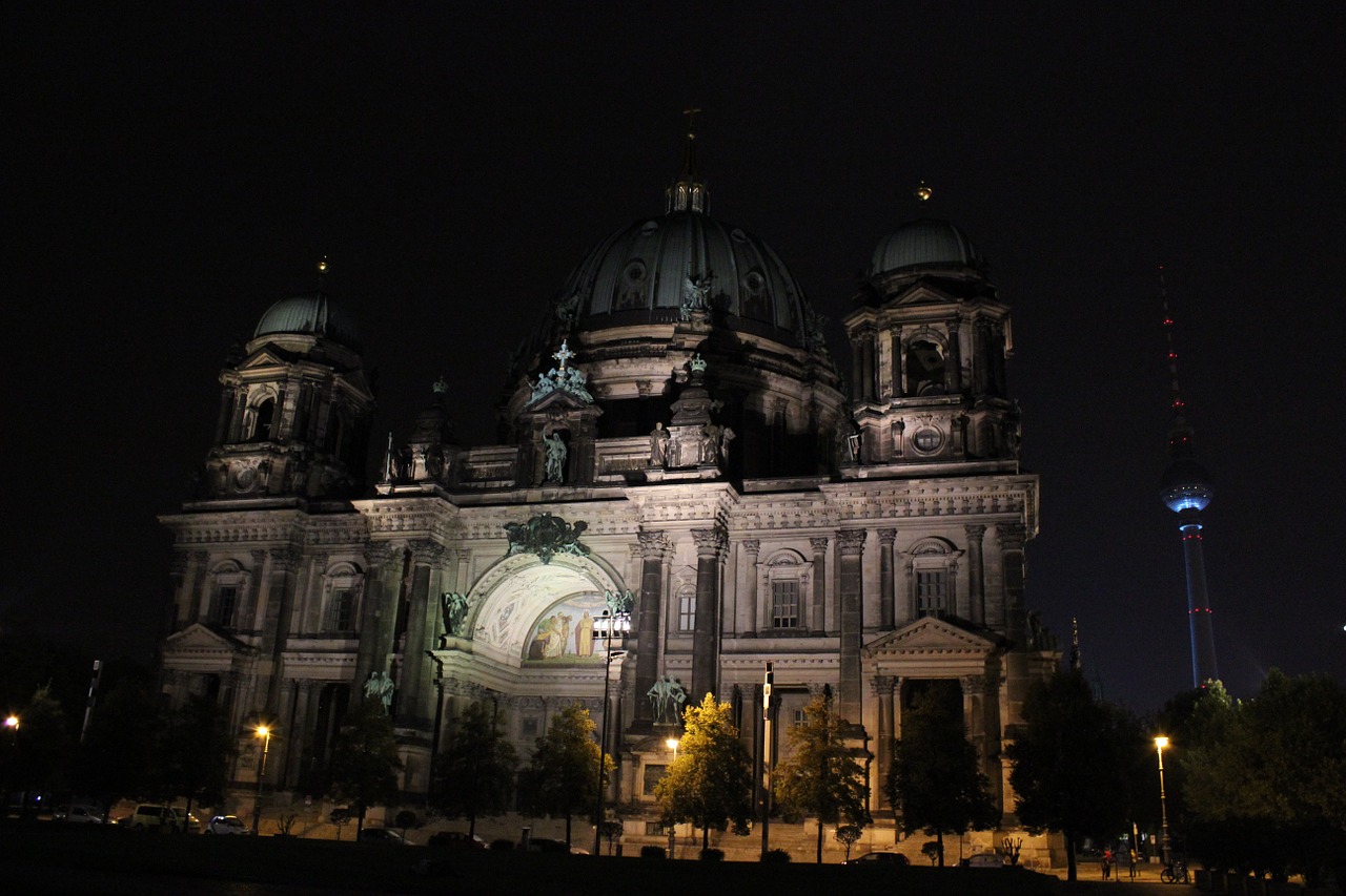 Berlyno Katedra, Naktis, Berlynas, Apšvietimas, Pastatas, Architektūra, Istoriškai, Žibintai, Kapitalas, Alex