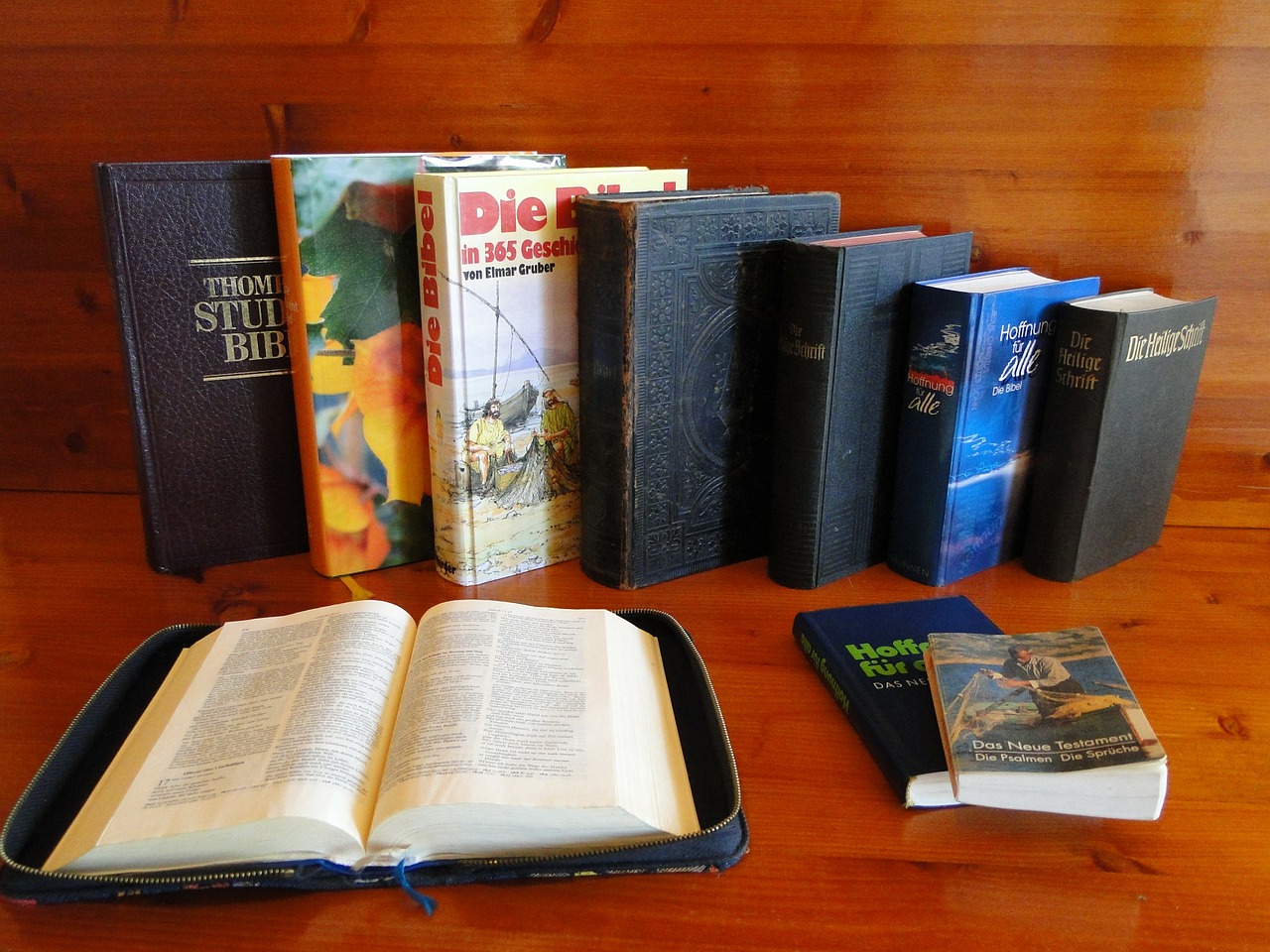 Biblija, Šventoji Knyga, Krikščionybė, Šventas, Biblinis, Knygos, Dievo Žodžiai, Tikėjimas, Krikščionis, Bažnyčia