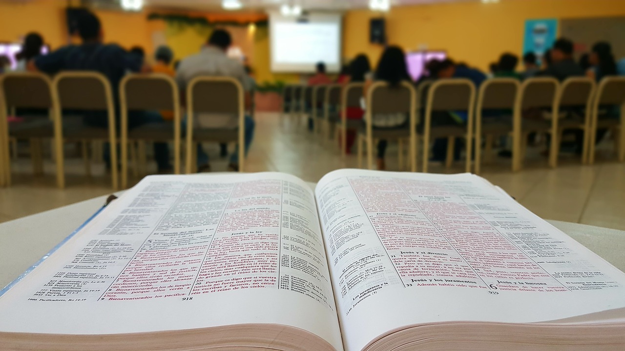 Biblija, Bažnyčia, Šventykla, Dvasinis, Koplyčia, Krikščionis, Religinis, Krikščionis, Religija, Nemokamos Nuotraukos