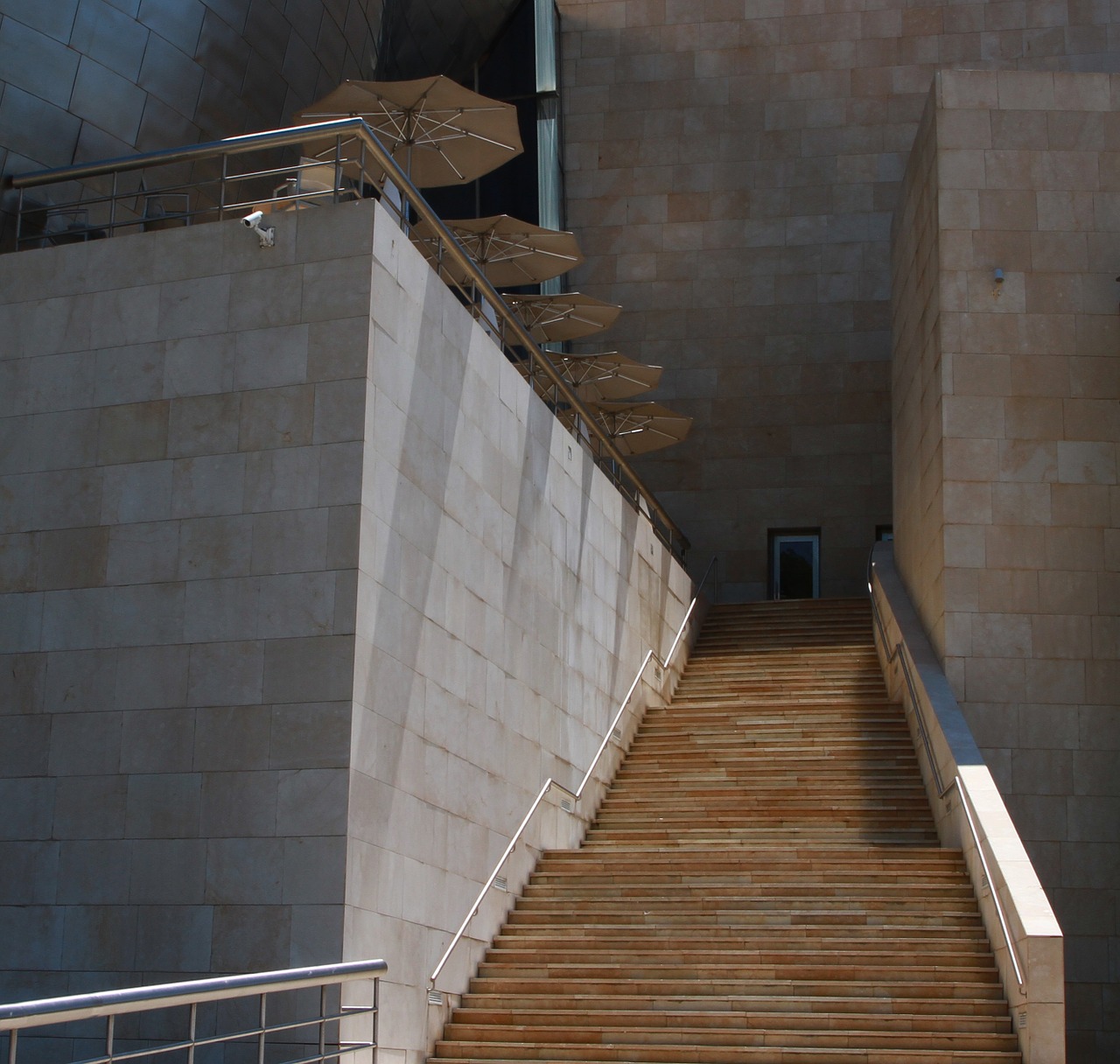 Bilbao,  Guggenheimas,  Žingsniai,  Laiptai,  Skėčiai,  Įėjimas,  Įėjimas,  Pastatas,  Architektūra, Nemokamos Nuotraukos
