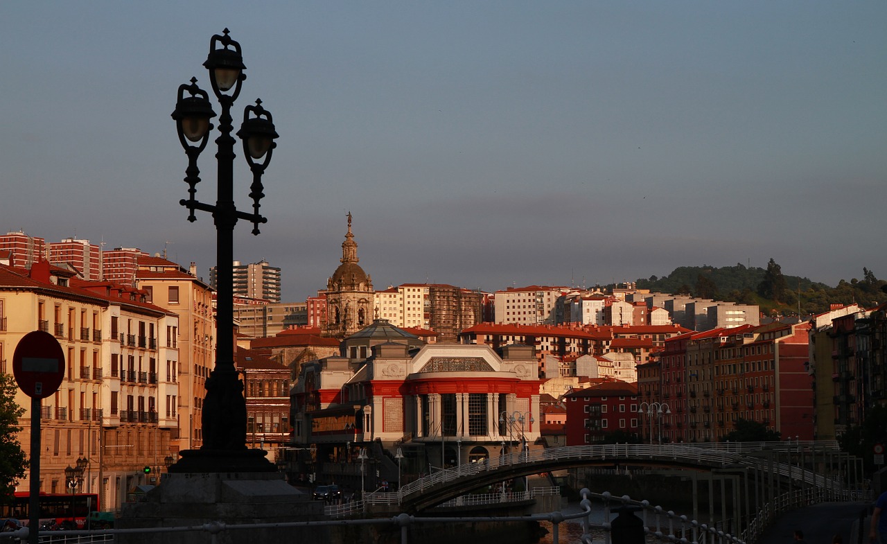 Bilbao,  Ispanija,  Miesto Panorama,  Miestas Saulėlydis,  Miesto Gatvėje,  Gatvės Lempa,  Dusk,  Tiltas,  Miesto Kraštovaizdis,  Saulėlydis
