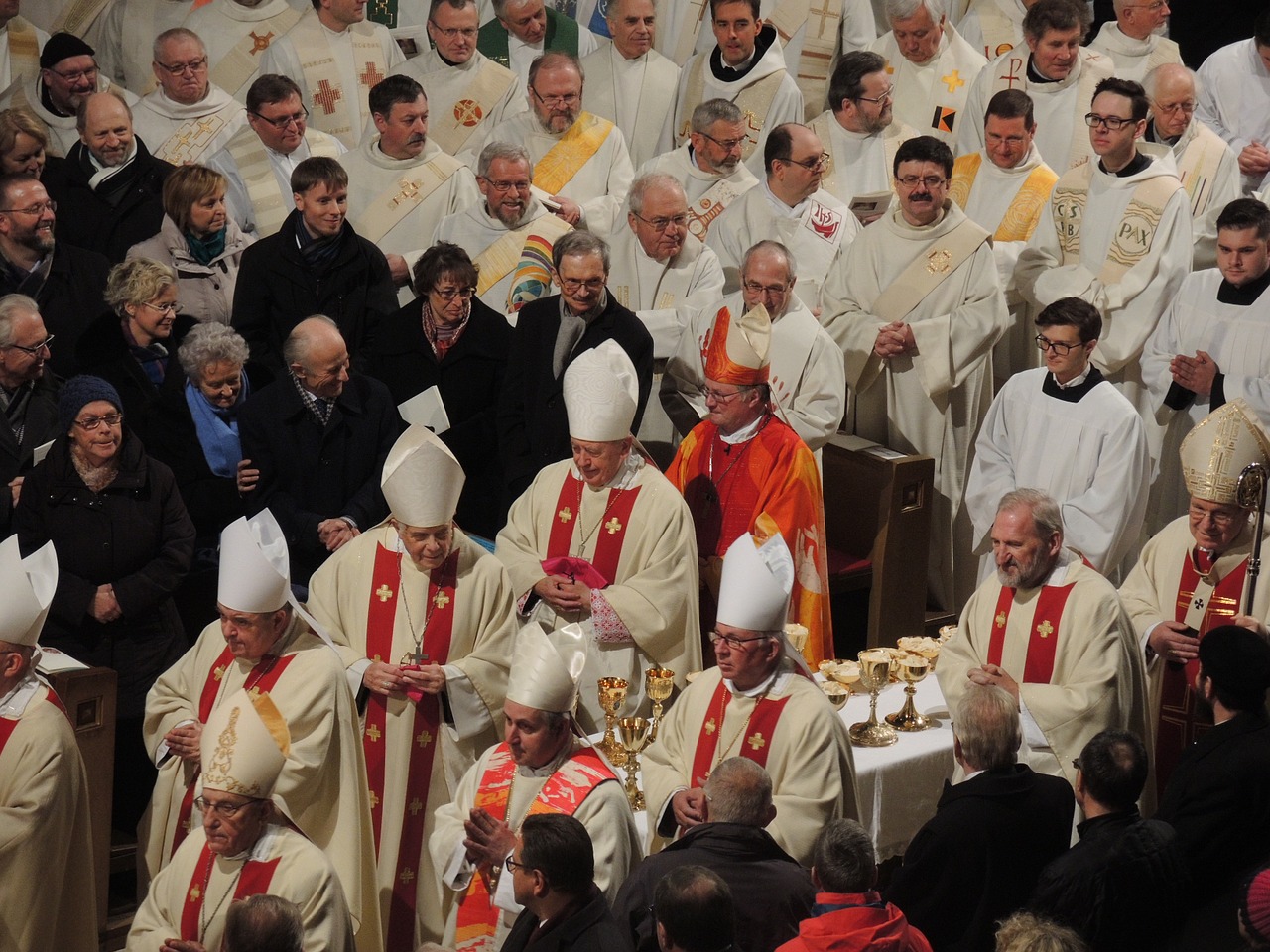 Vyskupai, Baseinas, Bažnyčia, Nemokamos Nuotraukos,  Nemokama Licenzija