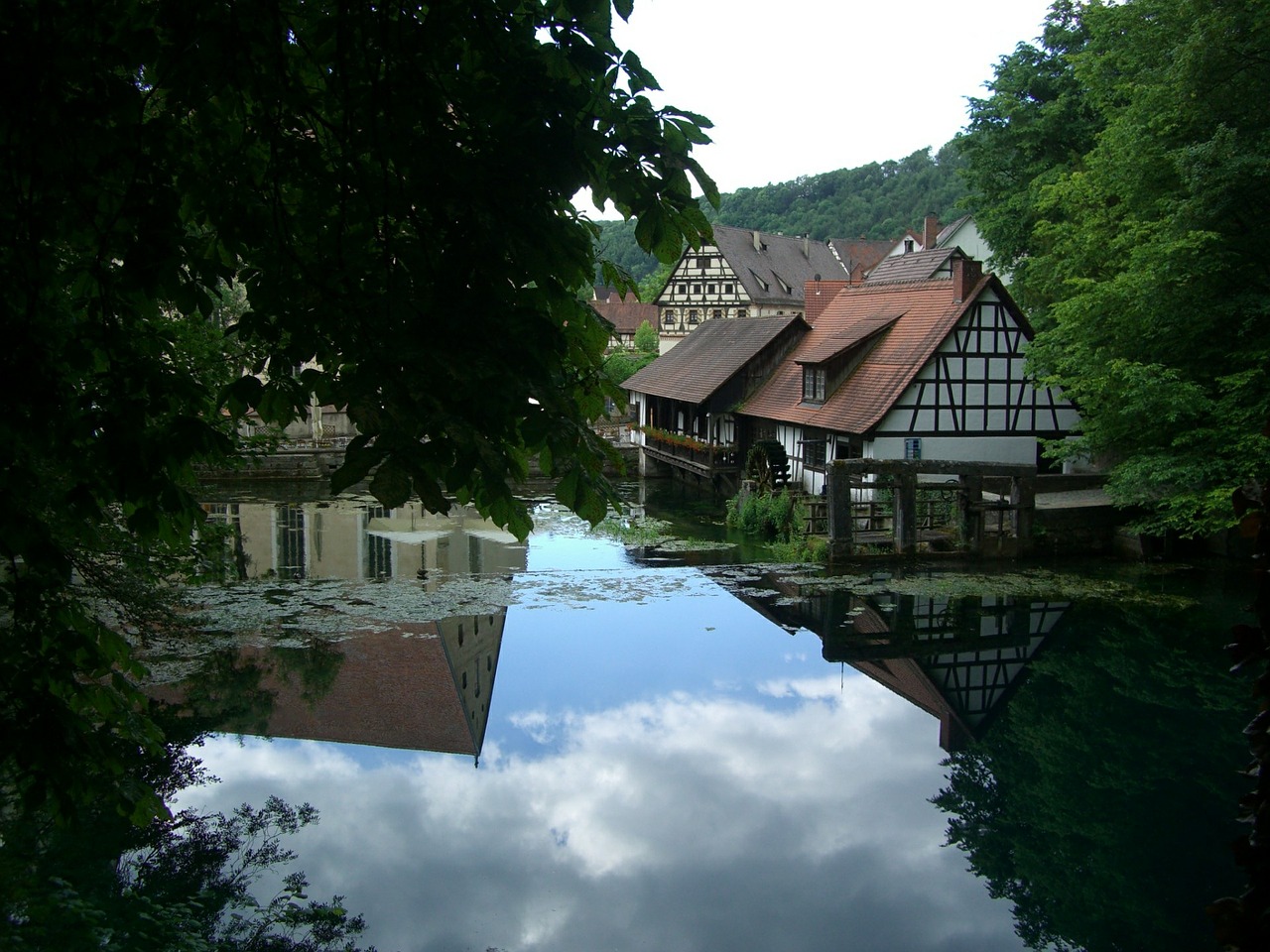 Blautopf, Veidrodis, Vanduo, Blaubeuren, Santūra, Nave, Veidrodinis, Nemokamos Nuotraukos,  Nemokama Licenzija