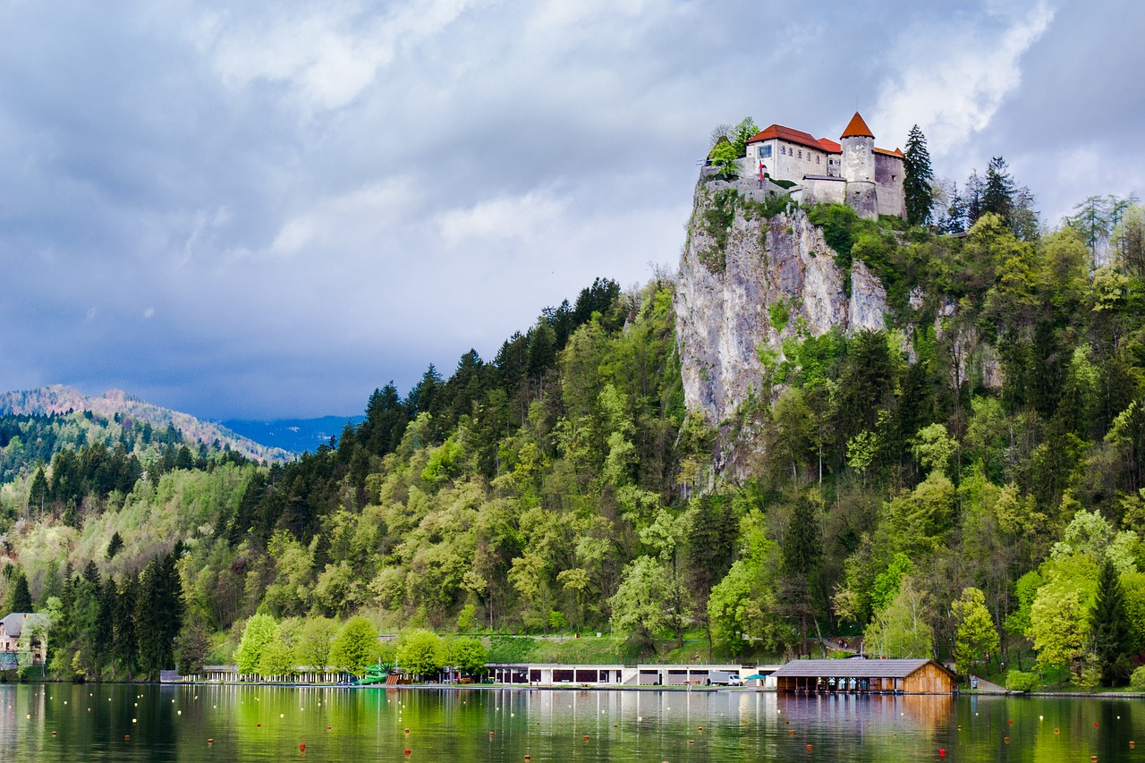 Bled, Ežeras, Pilis, Slovenia, Viduramžių Pilis, Bled Pilis, Debesys, Nemokamos Nuotraukos,  Nemokama Licenzija