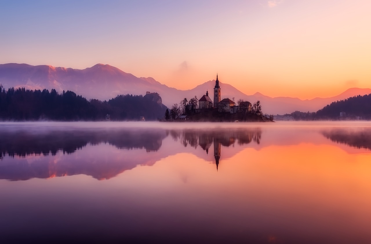 Bled, Slovenia, Saulėtekis, Rytas, Rūkas, Migla, Migla, Ežeras, Vanduo, Apmąstymai