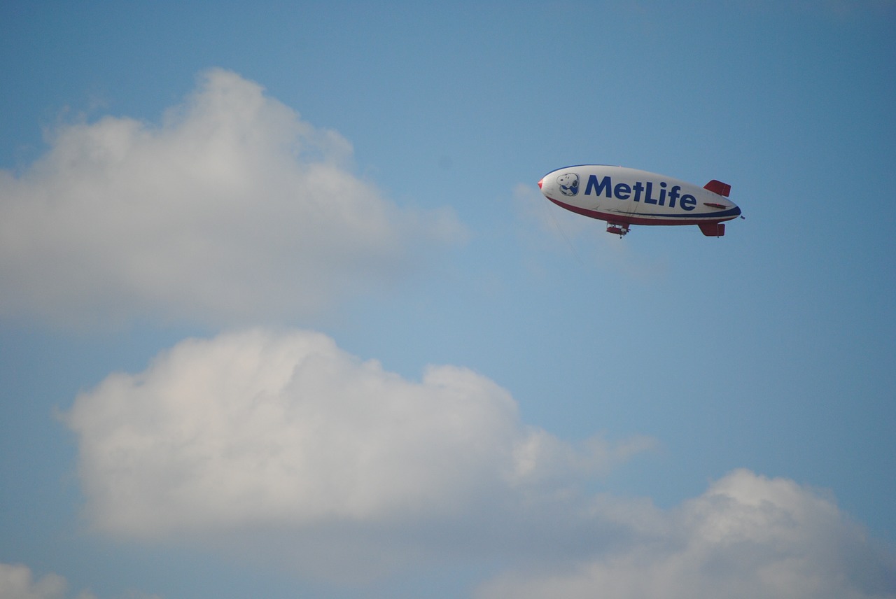 Blimp, Debesys, Dangus, Mėlynas, Balta, Skraidantis, Skrydis, Skelbimas, Nemokamos Nuotraukos,  Nemokama Licenzija