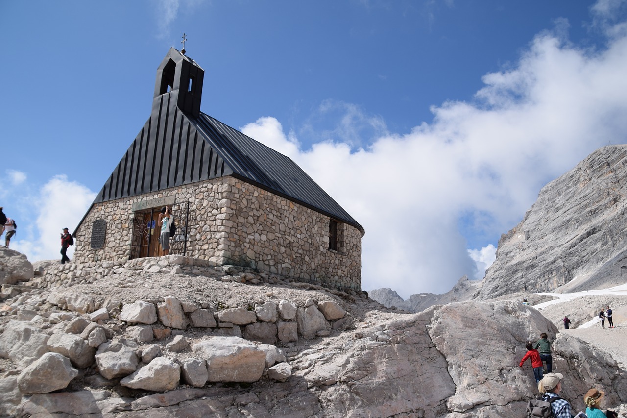 Mėlynas Dangus, Kalnų Peizažas, Zugspitze, Bažnyčia, Nemokamos Nuotraukos,  Nemokama Licenzija