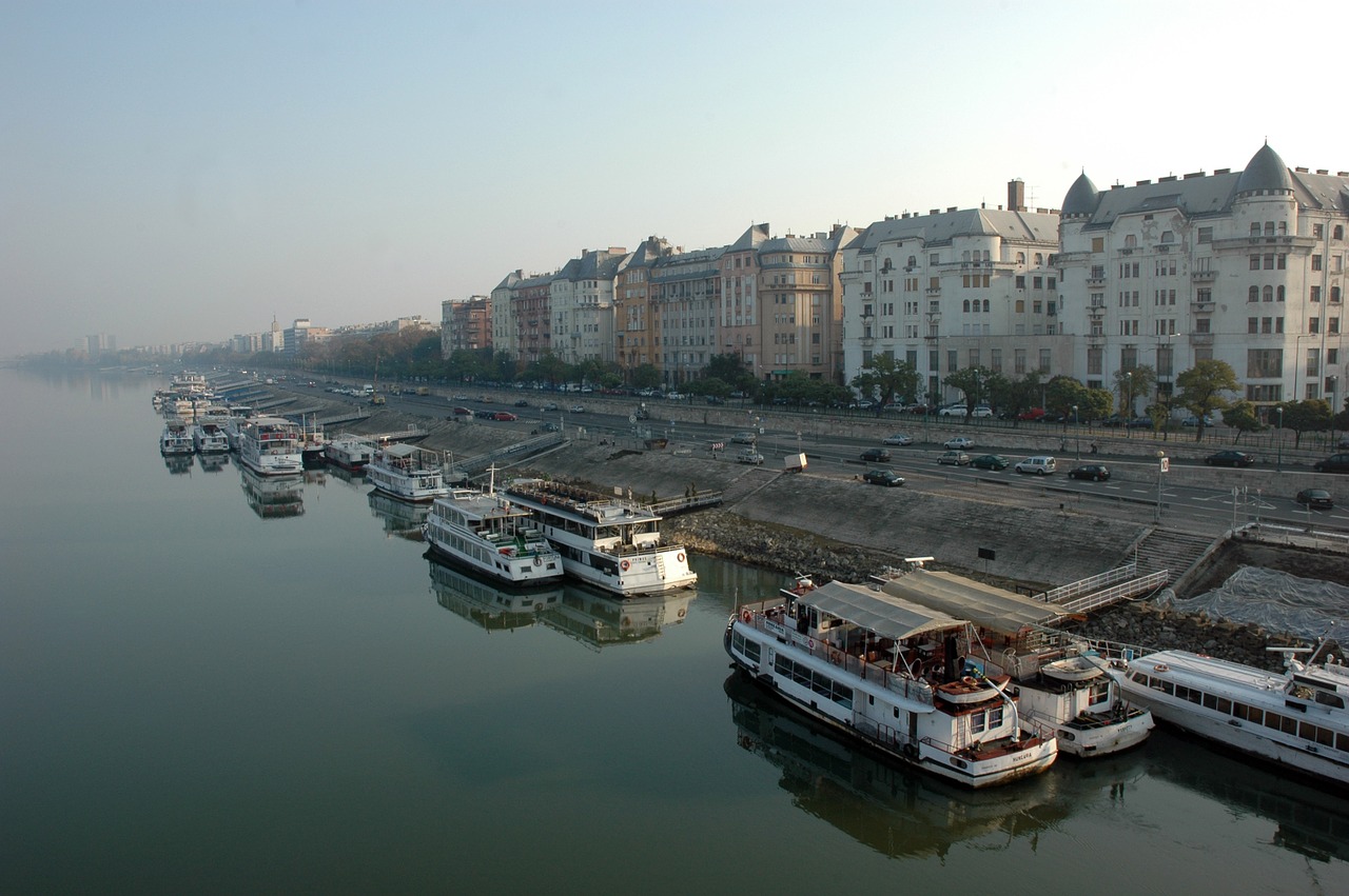 Valtis, Laivas, Budapest, Kenkėjas, Upė, Danube, Vanduo, Kelionių Pristatymas, Gabenimas, Vengrija