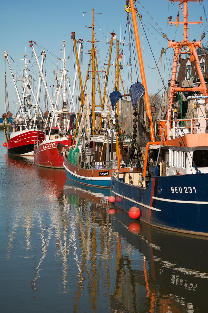 Valtys, Uostas, Laivas, Žvejybos Laivai, Stiebas, Veidrodis, Jūra, Šiaurės Jūra, Dokai, Neuharlingersiel