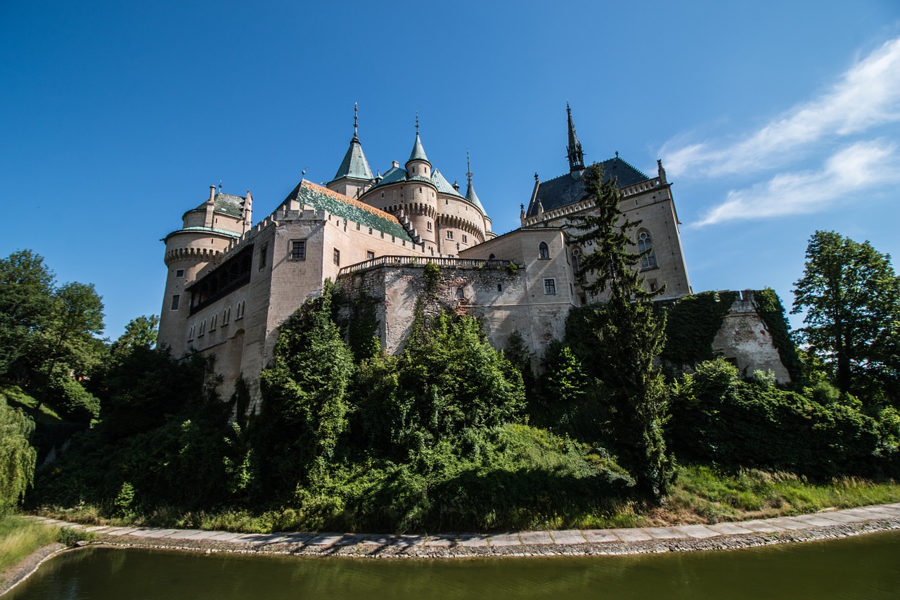 Bojnice, Slovakija, Pilis, Pasaulis, Vaizdas, Kelias, Šalis, Gamta, Mėlynas Dangus, Vasara