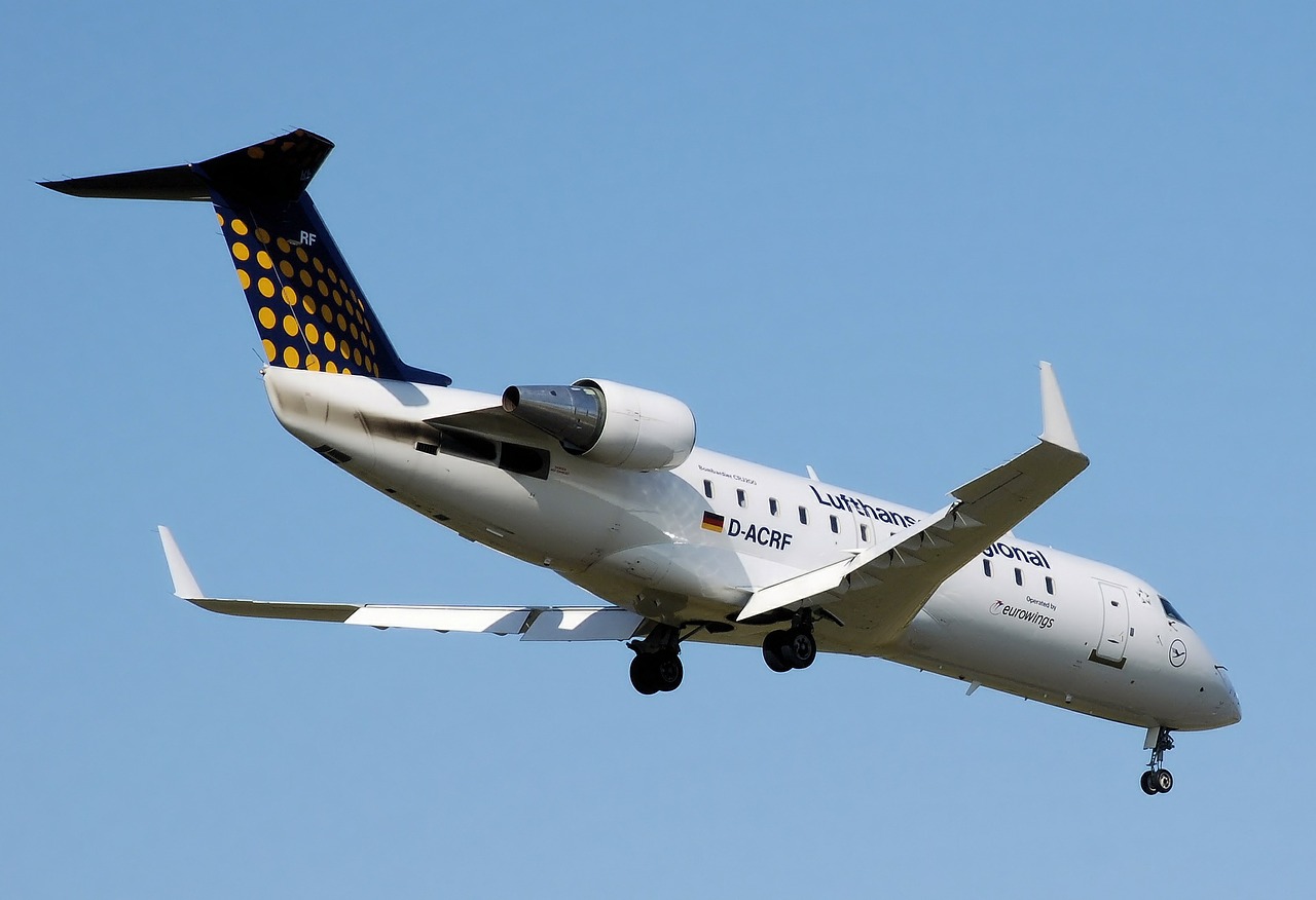 Bombardier Crj, Reaktyvinis, Lufthansa, Komercinis, Jetliner, Lėktuvas, Orlaivis, Lėktuvas, Kelionė, Aviakompanija