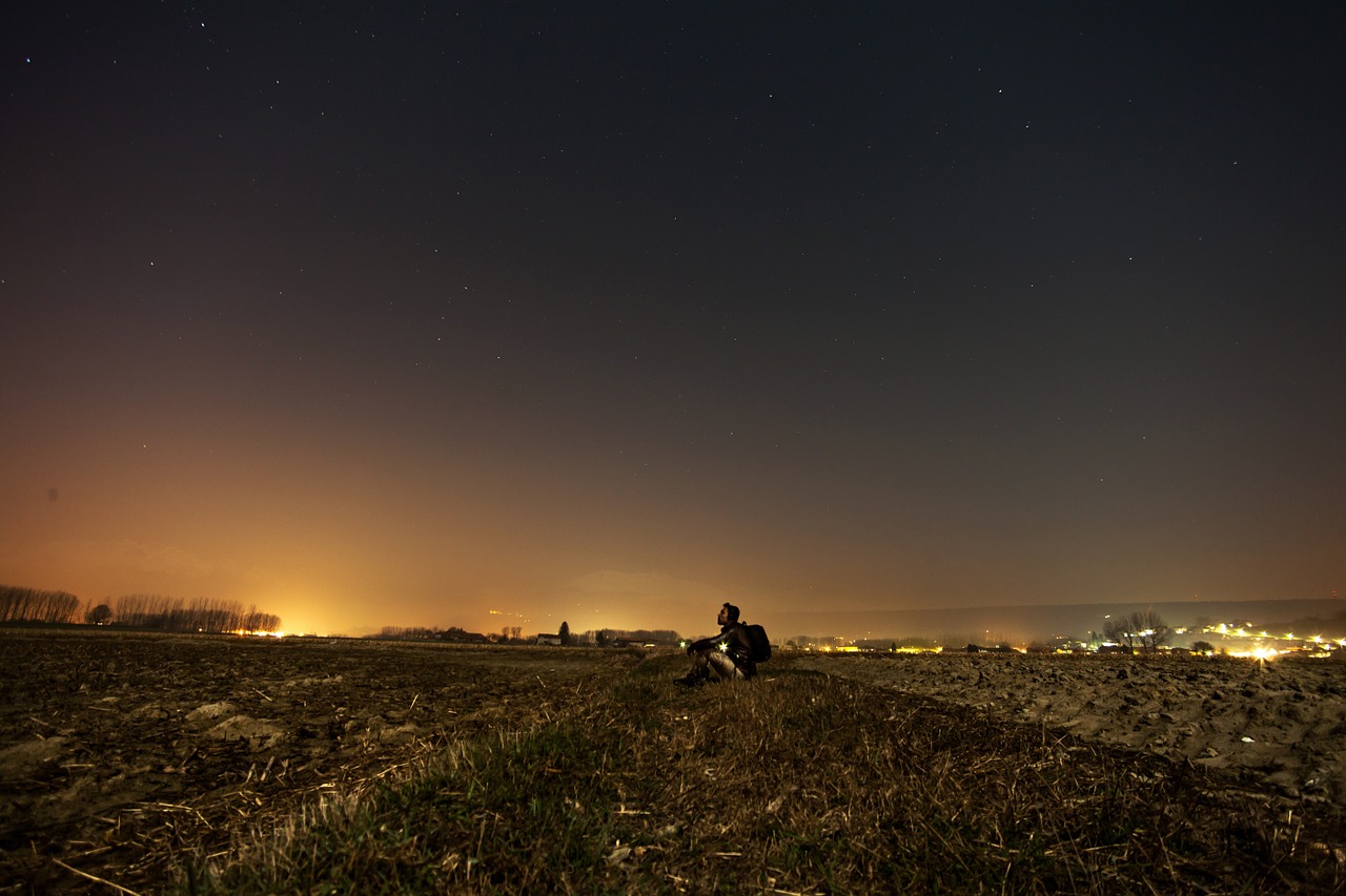 Berniukas, Žvaigždės, Dangus, Žiūri, Astronomija, Šalis, Laukas, Gamta, Naktis, Žvilgsnis