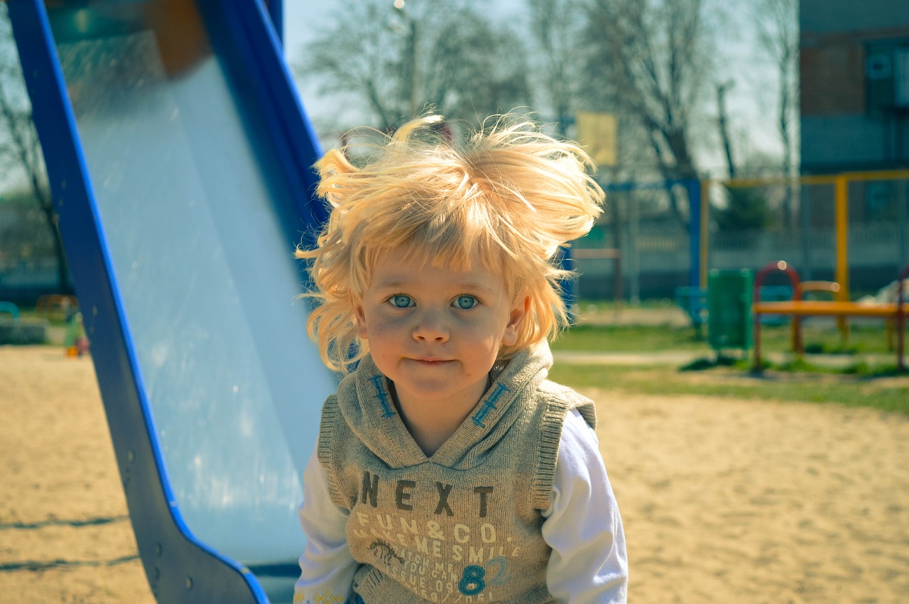 Berniukas,  Vaikas,  Žaisti,  Žaidimų Aikštelė,  Šviesiaplaukis,  Mažai,  Laimingas,  Linksma,  Žaisti,  Parkas