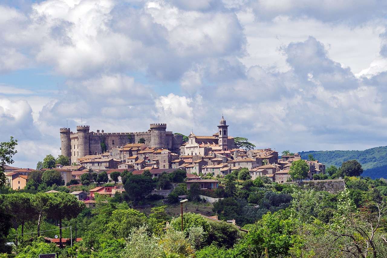 Bracciano, Roma, Lazio, Italy, Istorinis Kaimas, Pilis, Kraštovaizdis, Dangus, Debesys, Nemokamos Nuotraukos