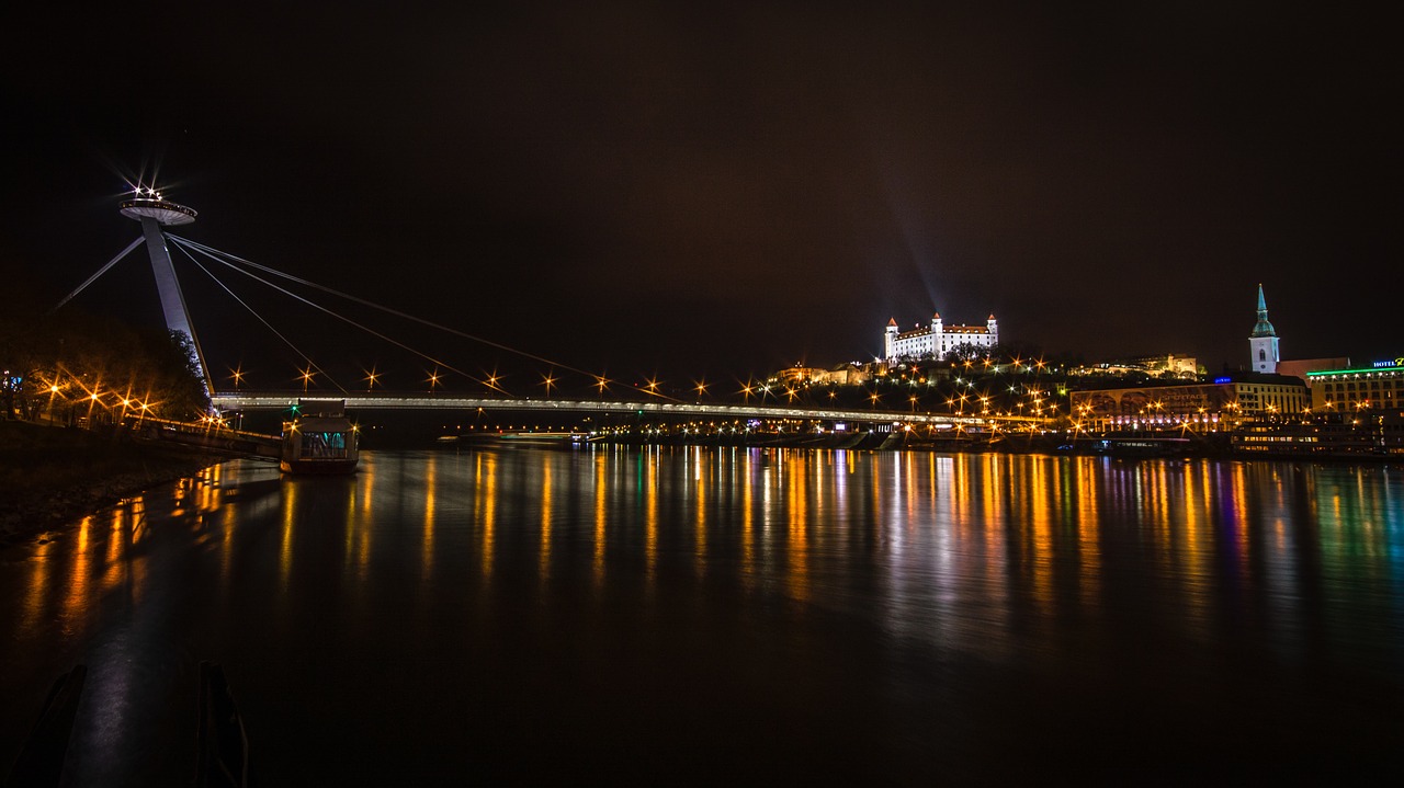 Bratislava, Tiltas, Danube, Pilis, Katedra, Upė, Slovakija, Vaizdas, Naktis, Žibintai